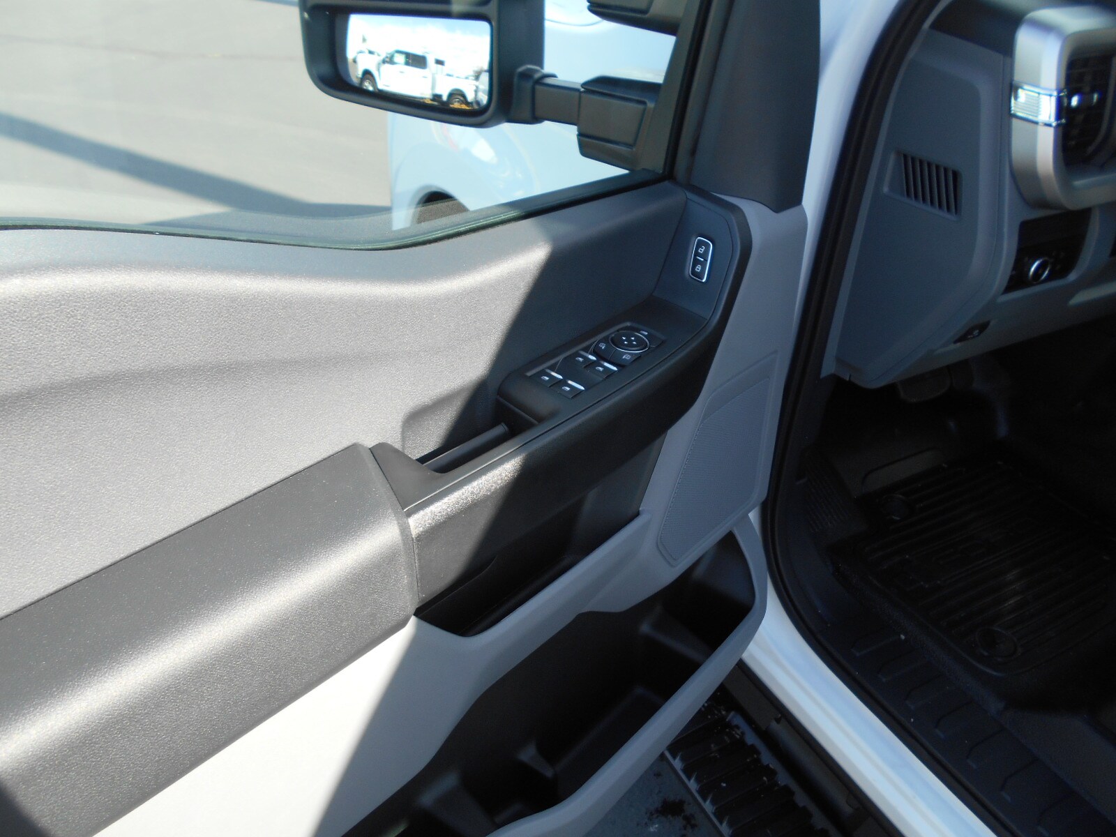 2025 Ford F-250 XL photo 4