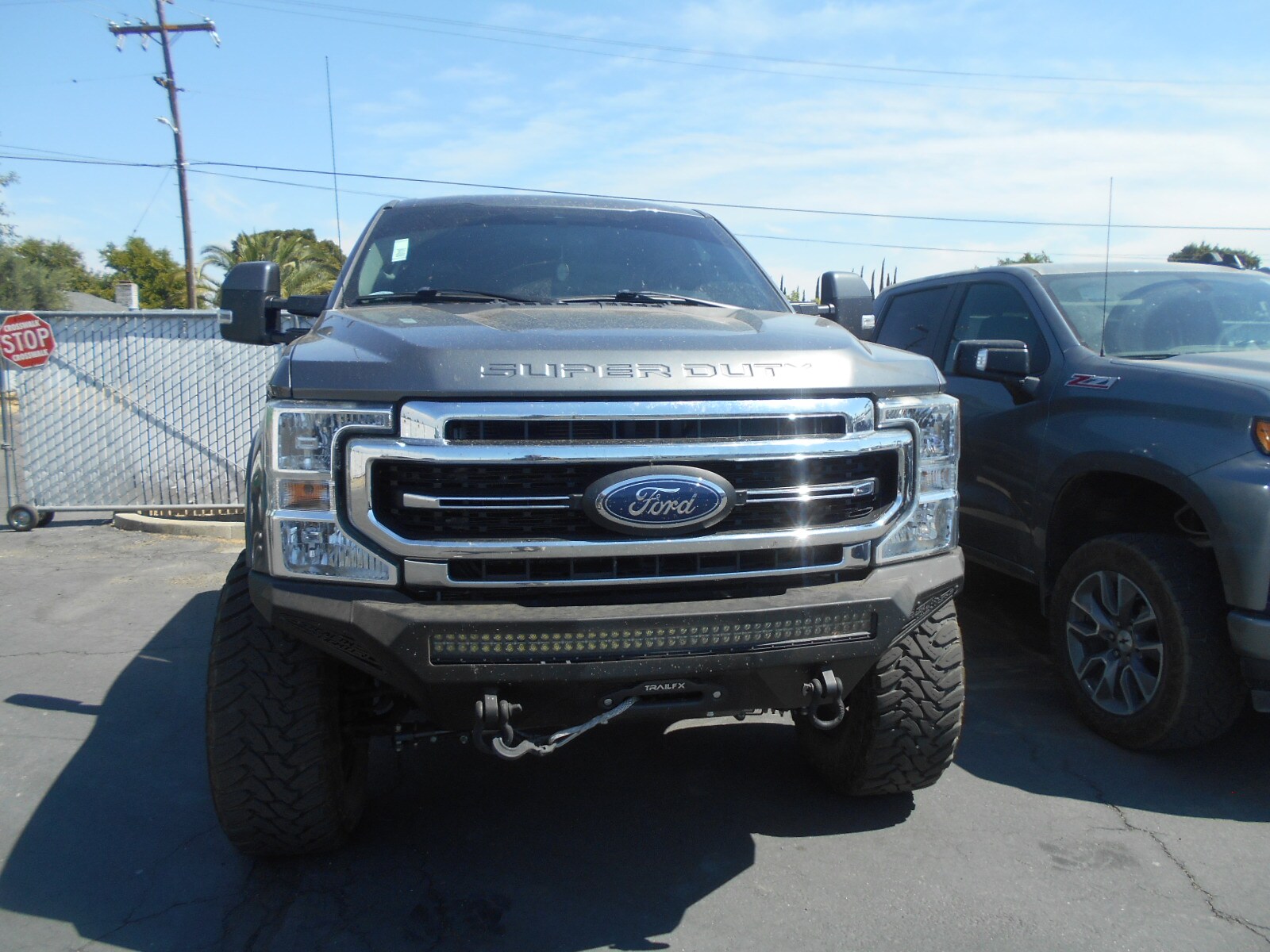 2021 Ford F-250 photo 2