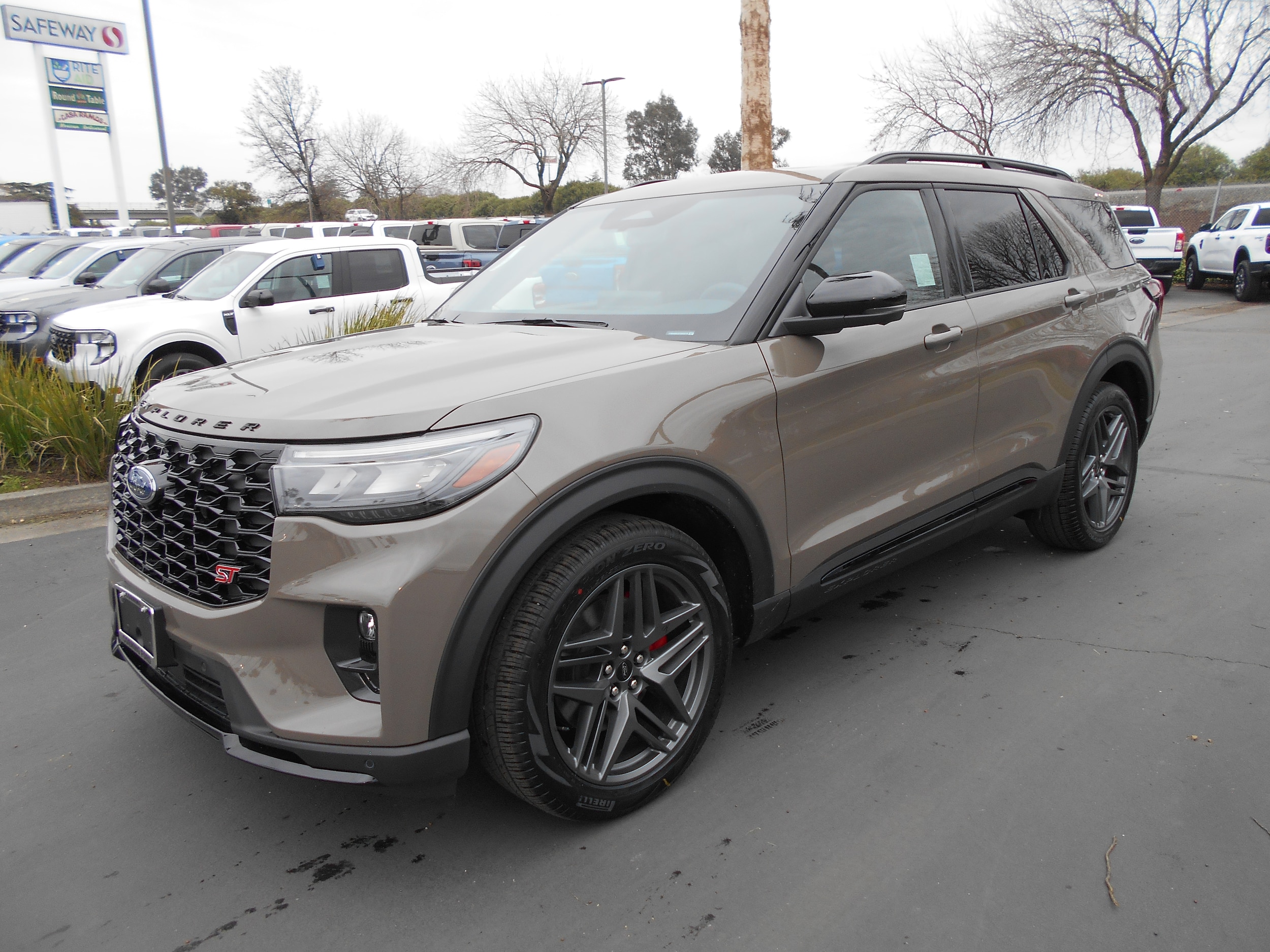 2026 Ford Explorer ST's photo