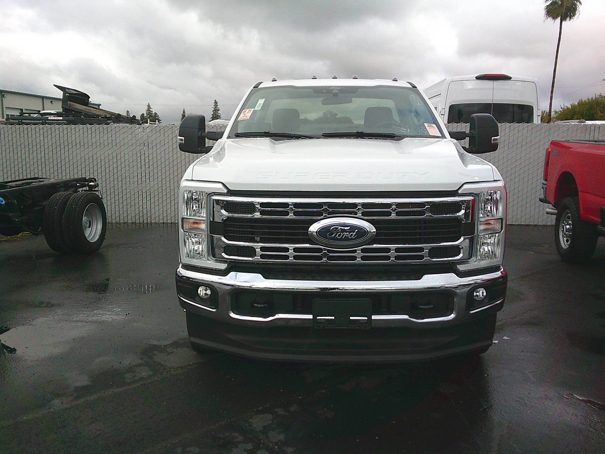 2025 Ford F-350 photo 3