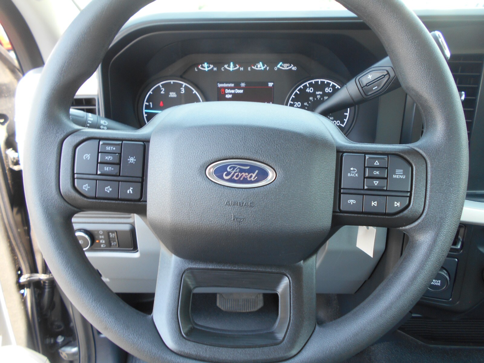 2025 Ford F-600 photo 4