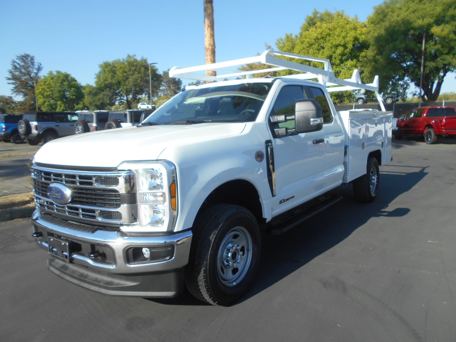 2025 Ford F-350 Super Duty Chassis Cab XL's photo