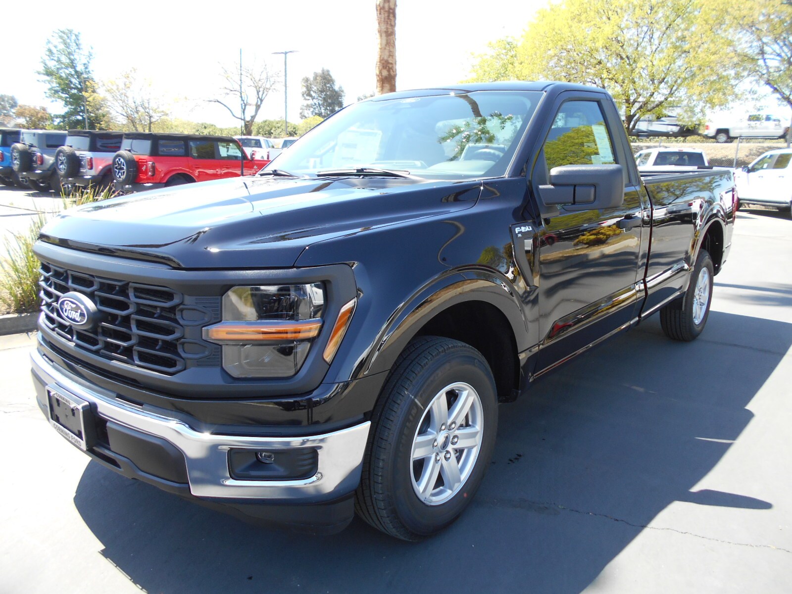 2025 Ford F-150 XL's photo