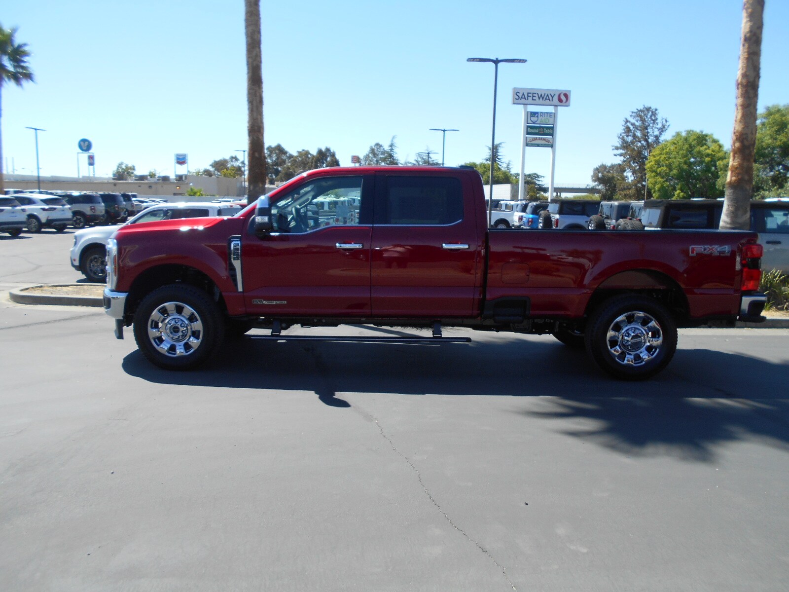 2025 Ford F-350 Lariat photo 2