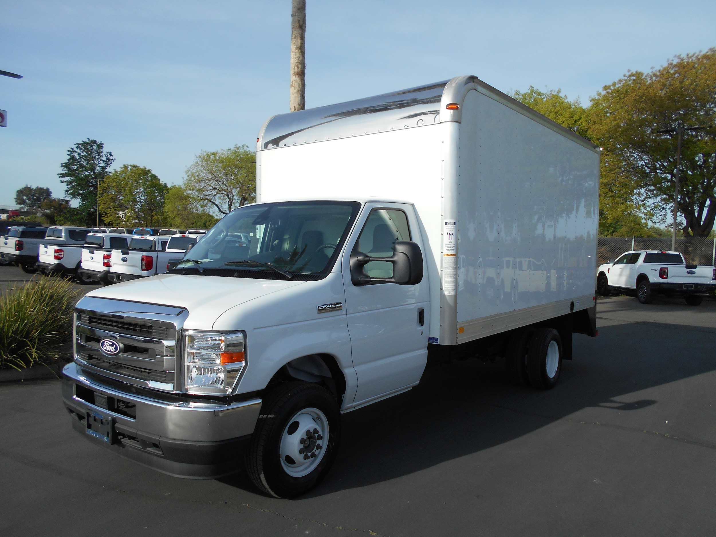 2026 Ford E-Series DRW E-450 Super Duty 158 in WB's photo