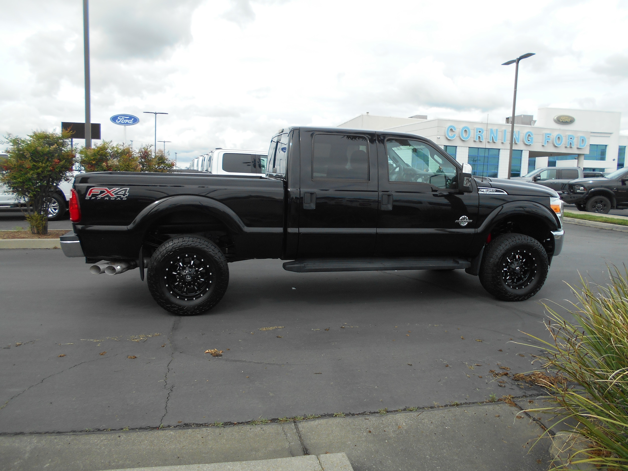 2016 Ford F-350 XLT photo 6