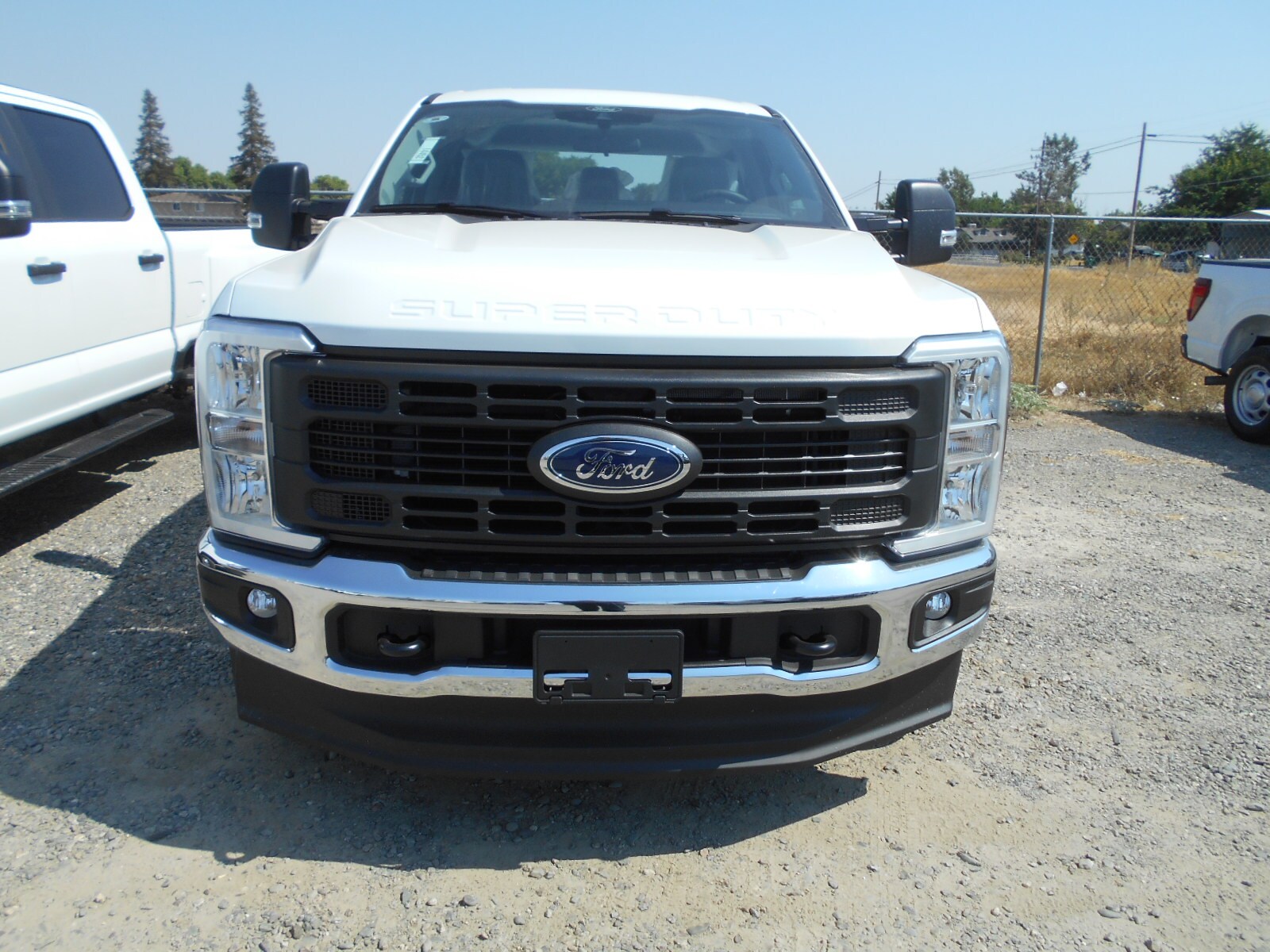 2025 Ford F-350 photo 2