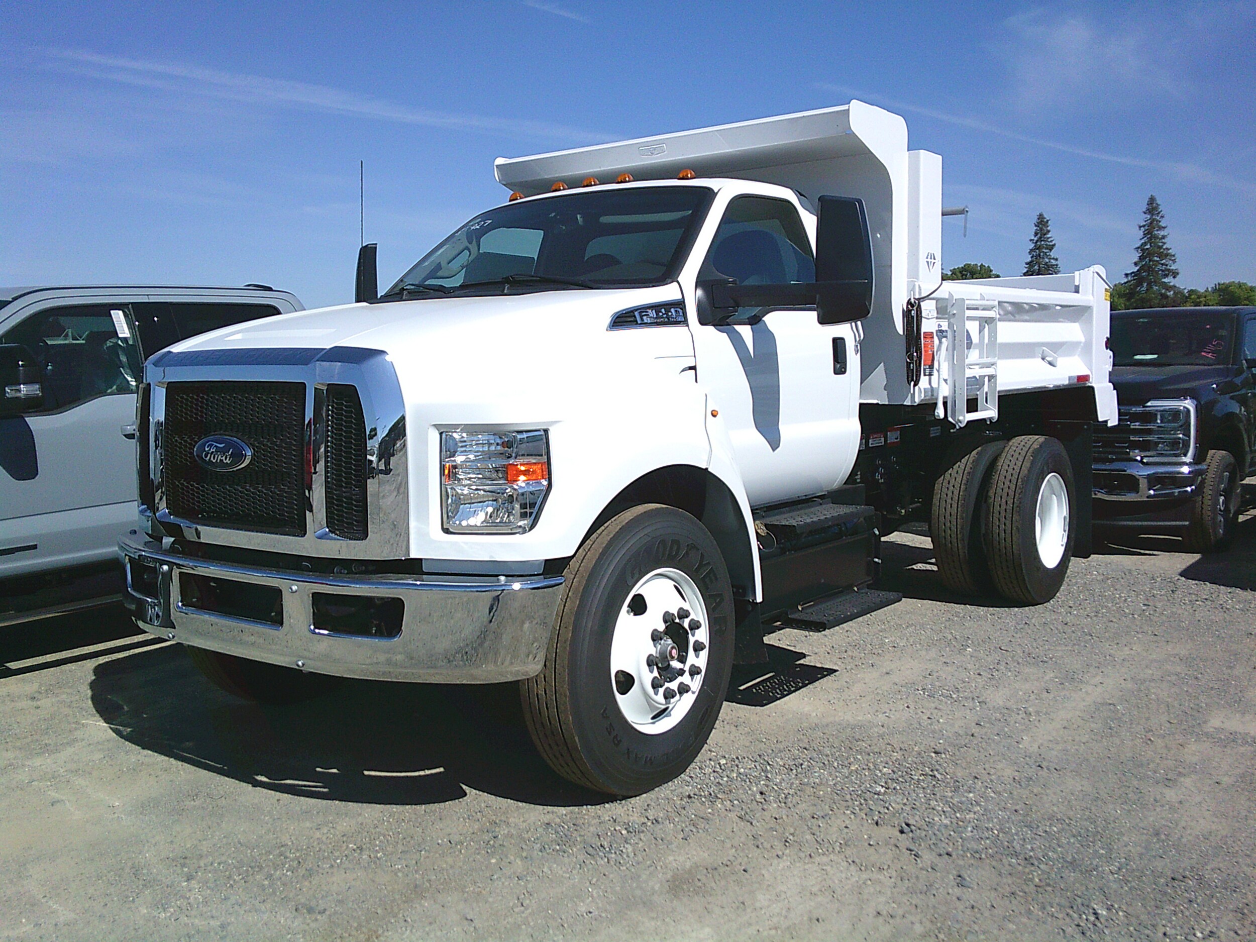 2025 Ford F-650 Base Regular Cab photo 3
