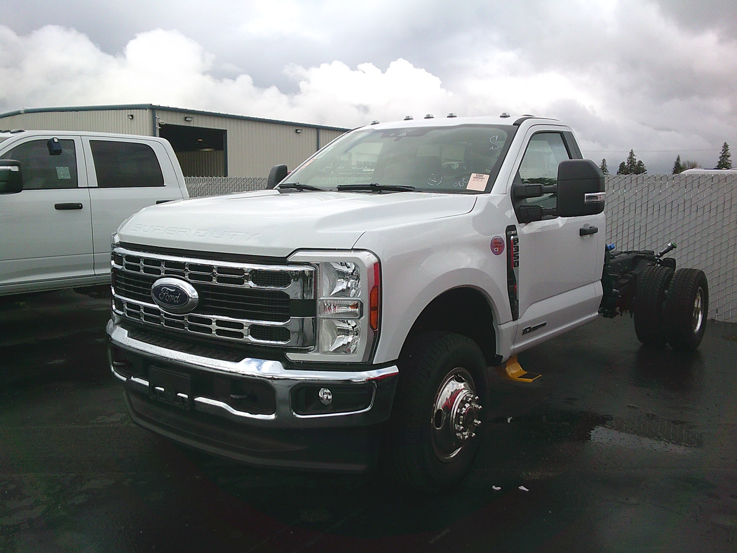 2025 Ford F-350 Chassis Truck Regular Cab 