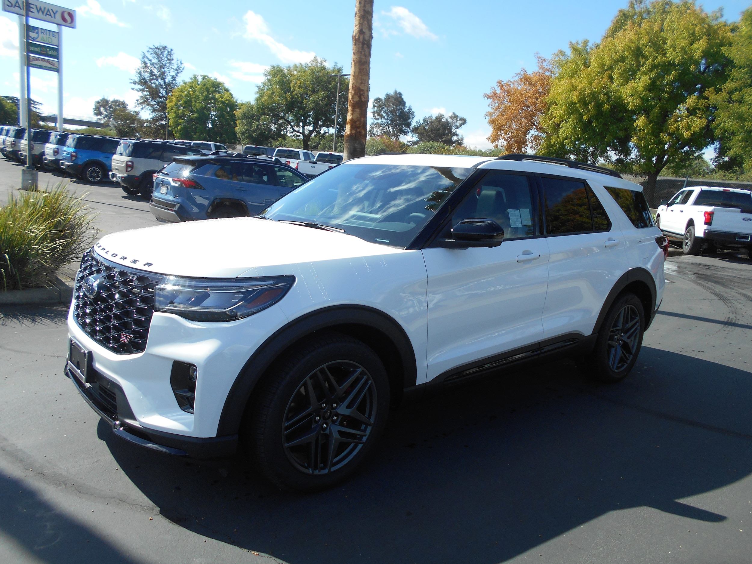 2025 Ford Explorer SUV 