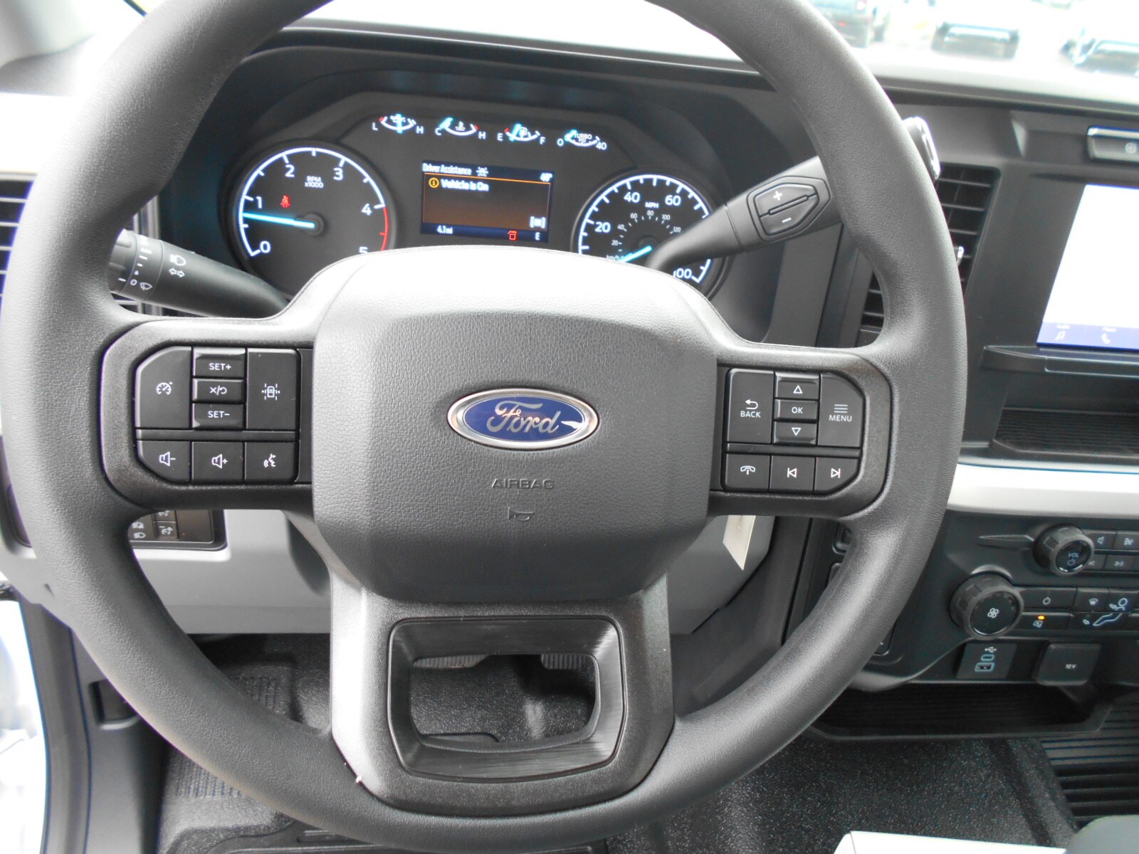 2024 Ford F-600 photo 3