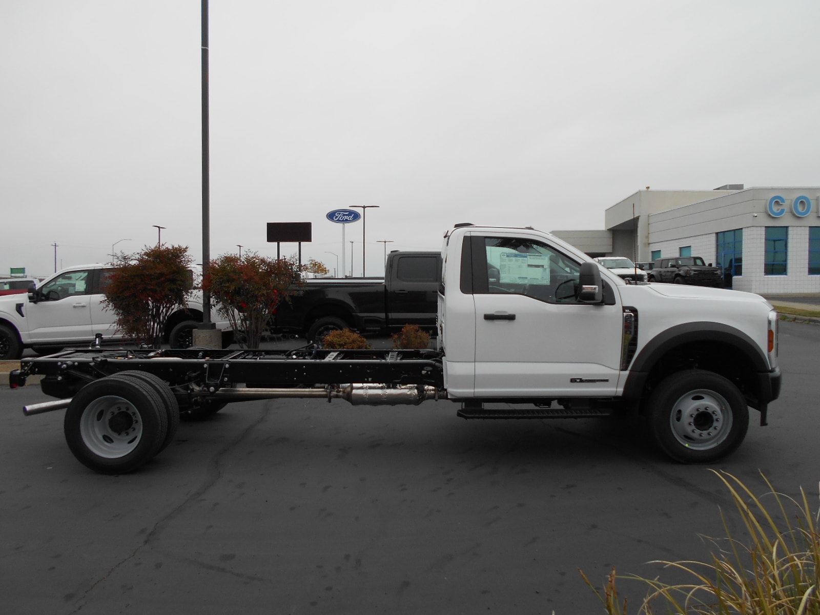 2024 Ford F-550 Chassis XL photo 2