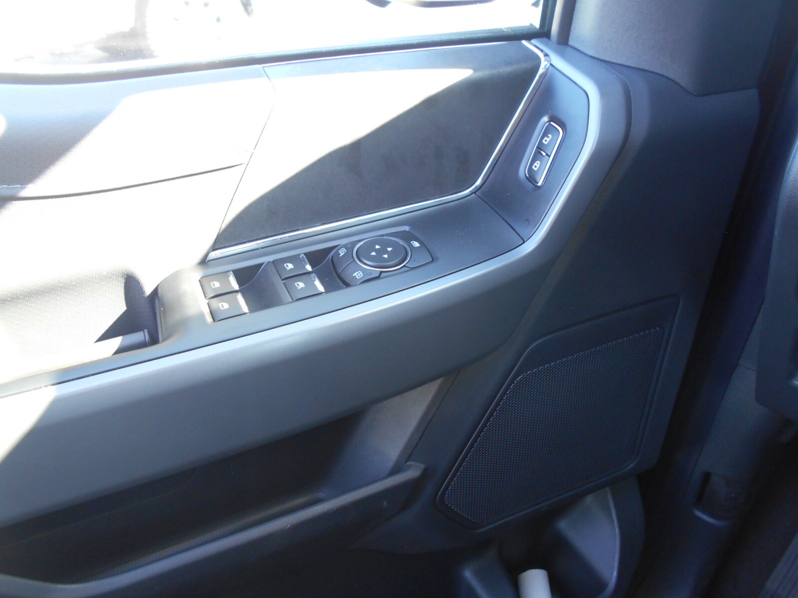 2025 Ford F-150 XLT photo 4