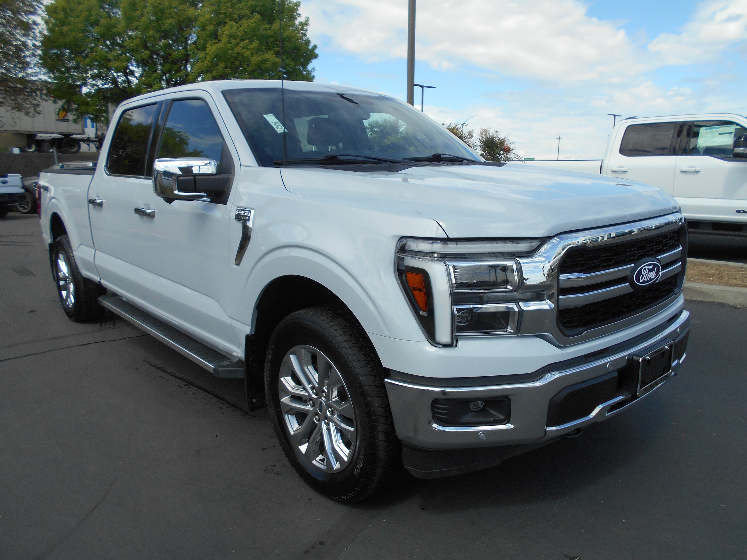 2025 Ford F-150 photo 2