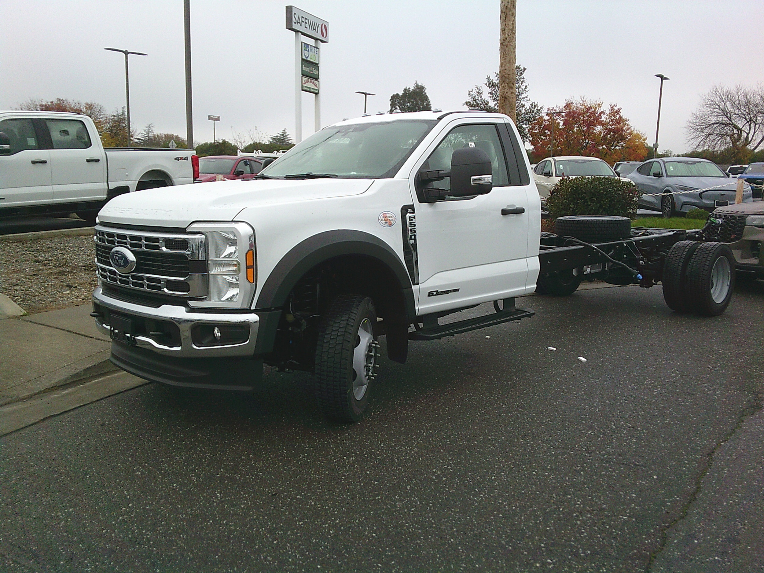 2026 Ford F-550 Super Duty Chassis Cab XL's photo