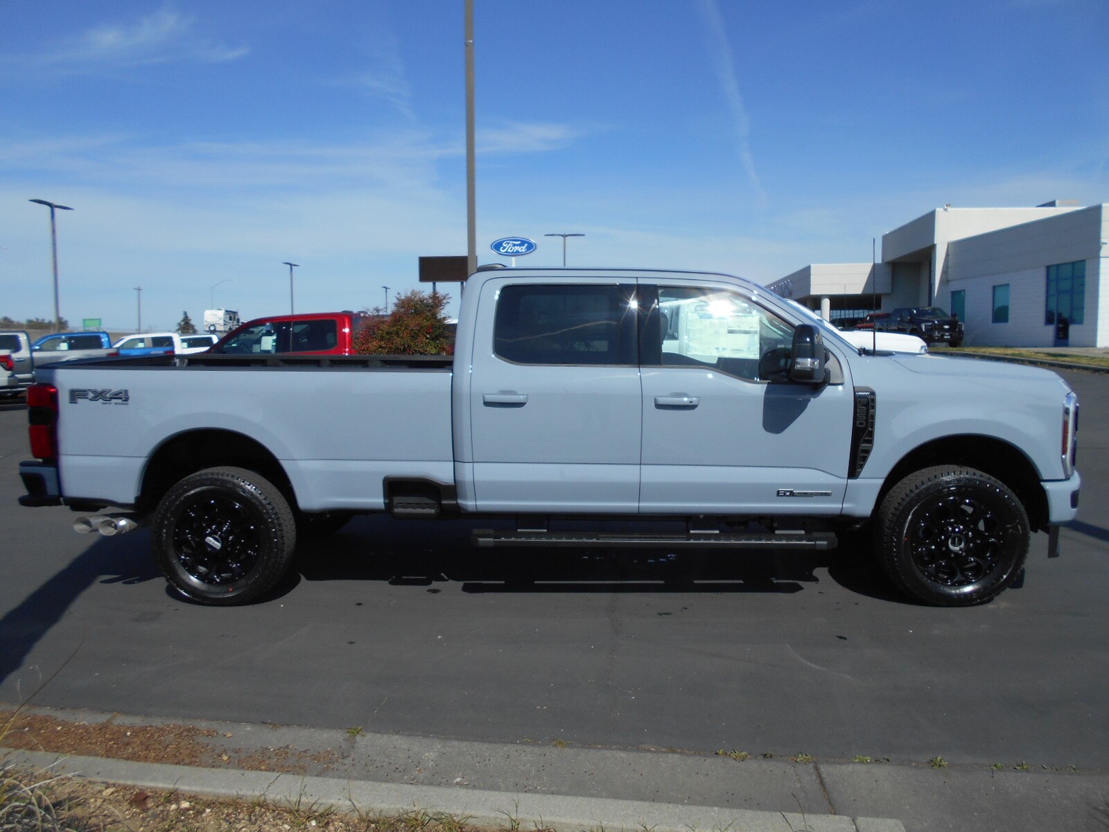 2025 Ford F-250 Lariat photo 2