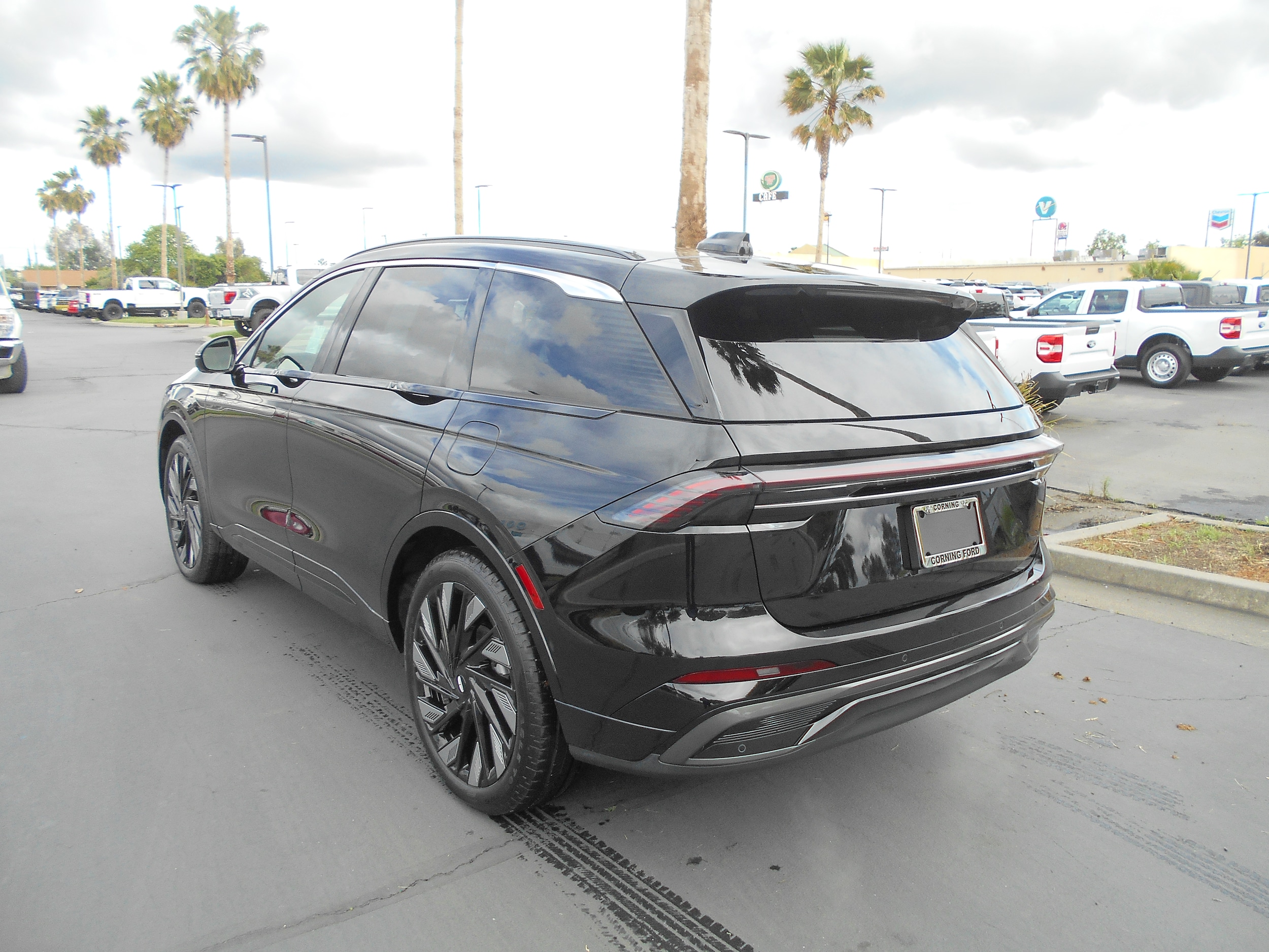2025 Lincoln Nautilus Black Label photo 2