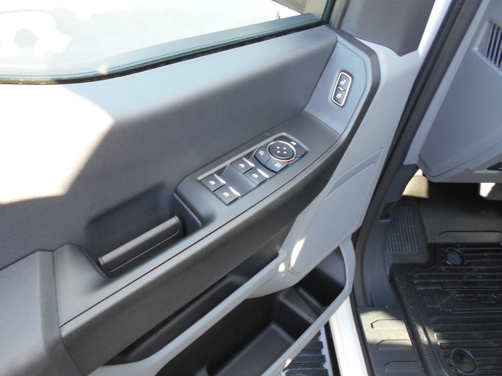 2025 Ford F-350 XL photo 4