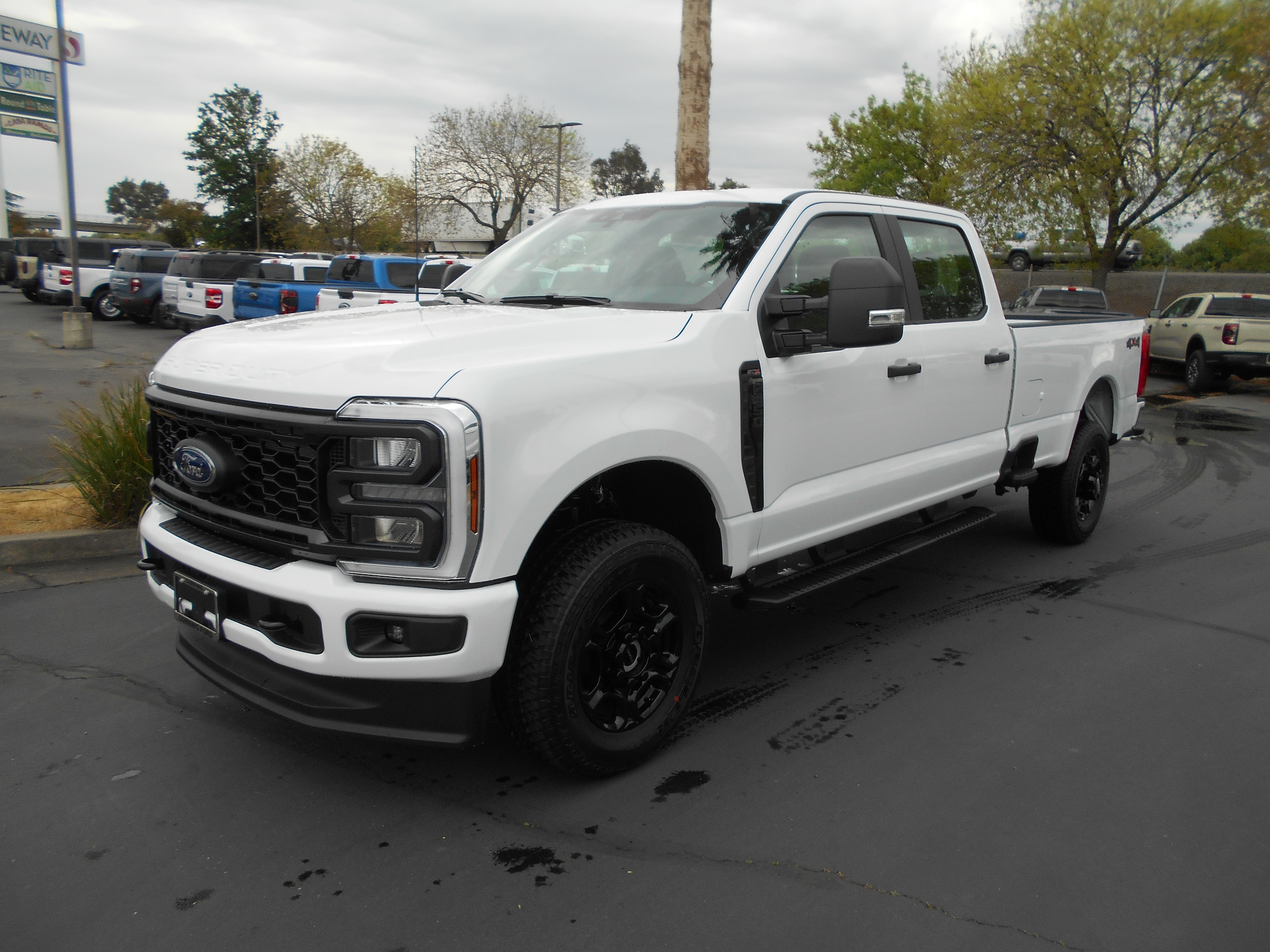 2026 Ford F-350 XL 4x4 Crew Cab 8' Box SRW's photo