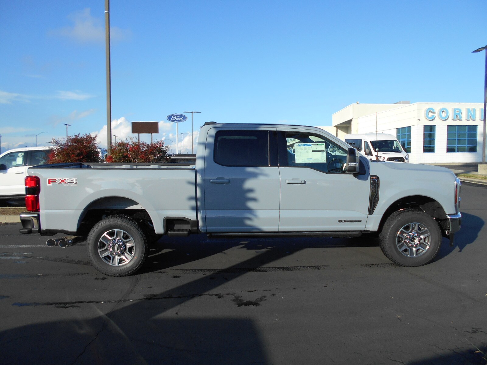 2025 Ford F-250 Lariat photo 2