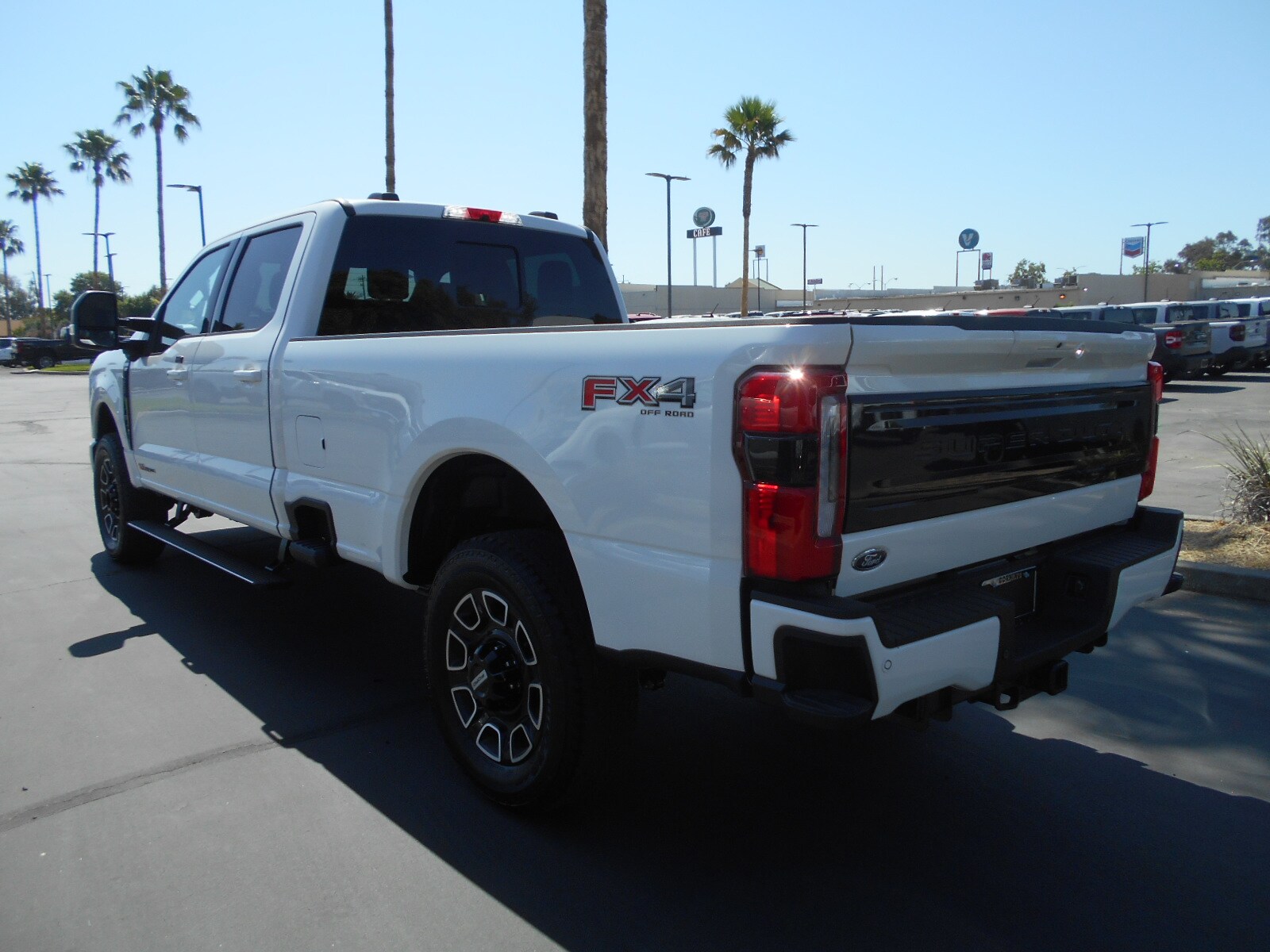 2025 Ford F-350 Platinum photo 2