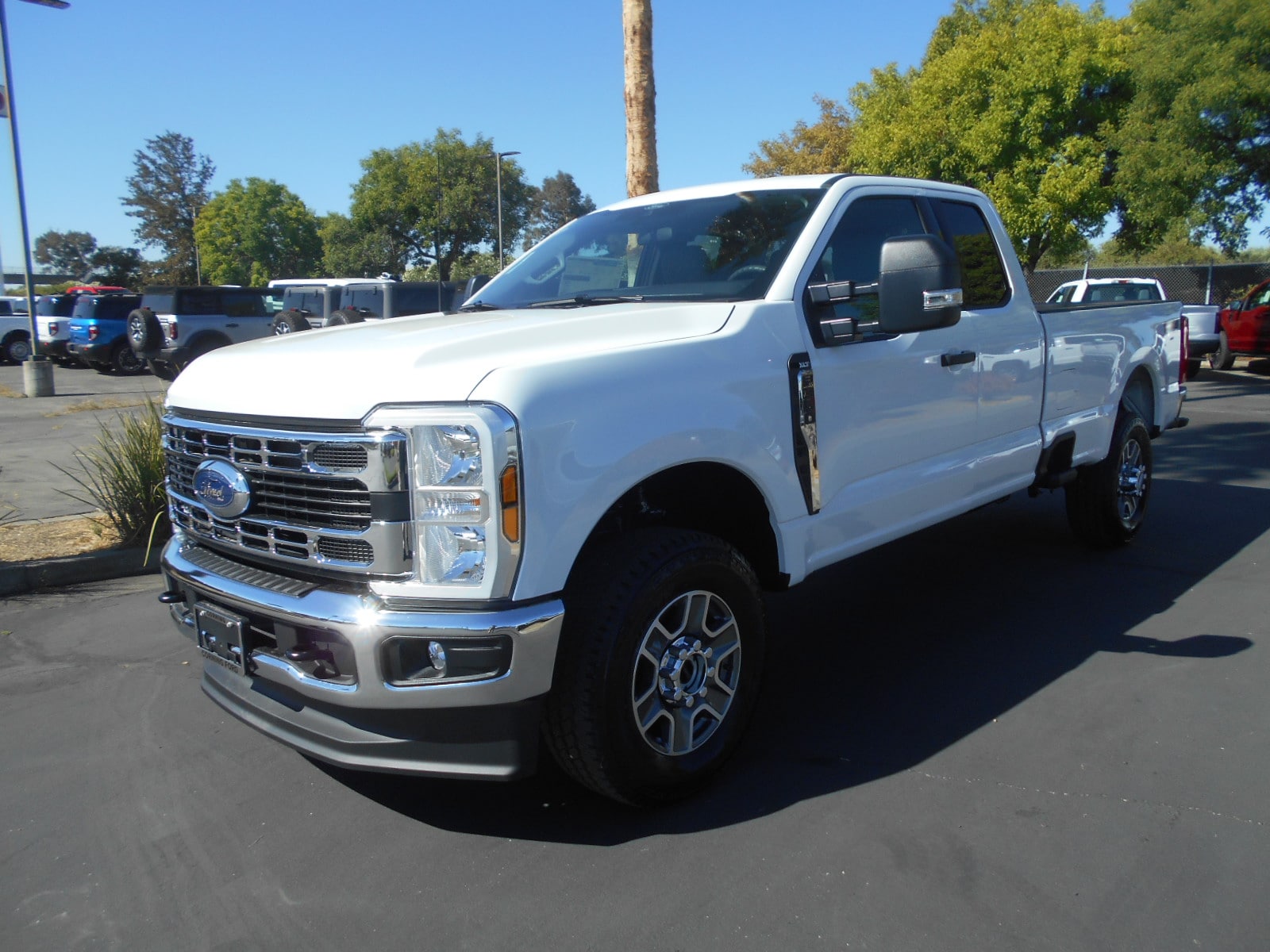 2025 Ford F-350 Super Duty XLT's photo
