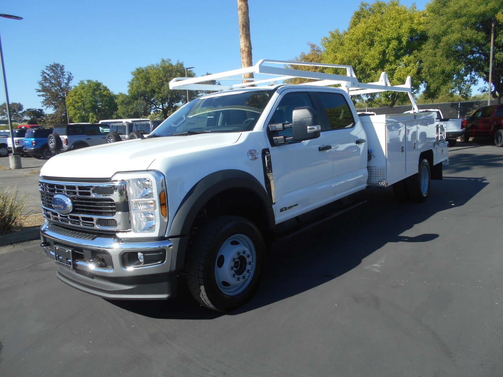 2025 Ford F-450 Chassis Truck Crew Cab 