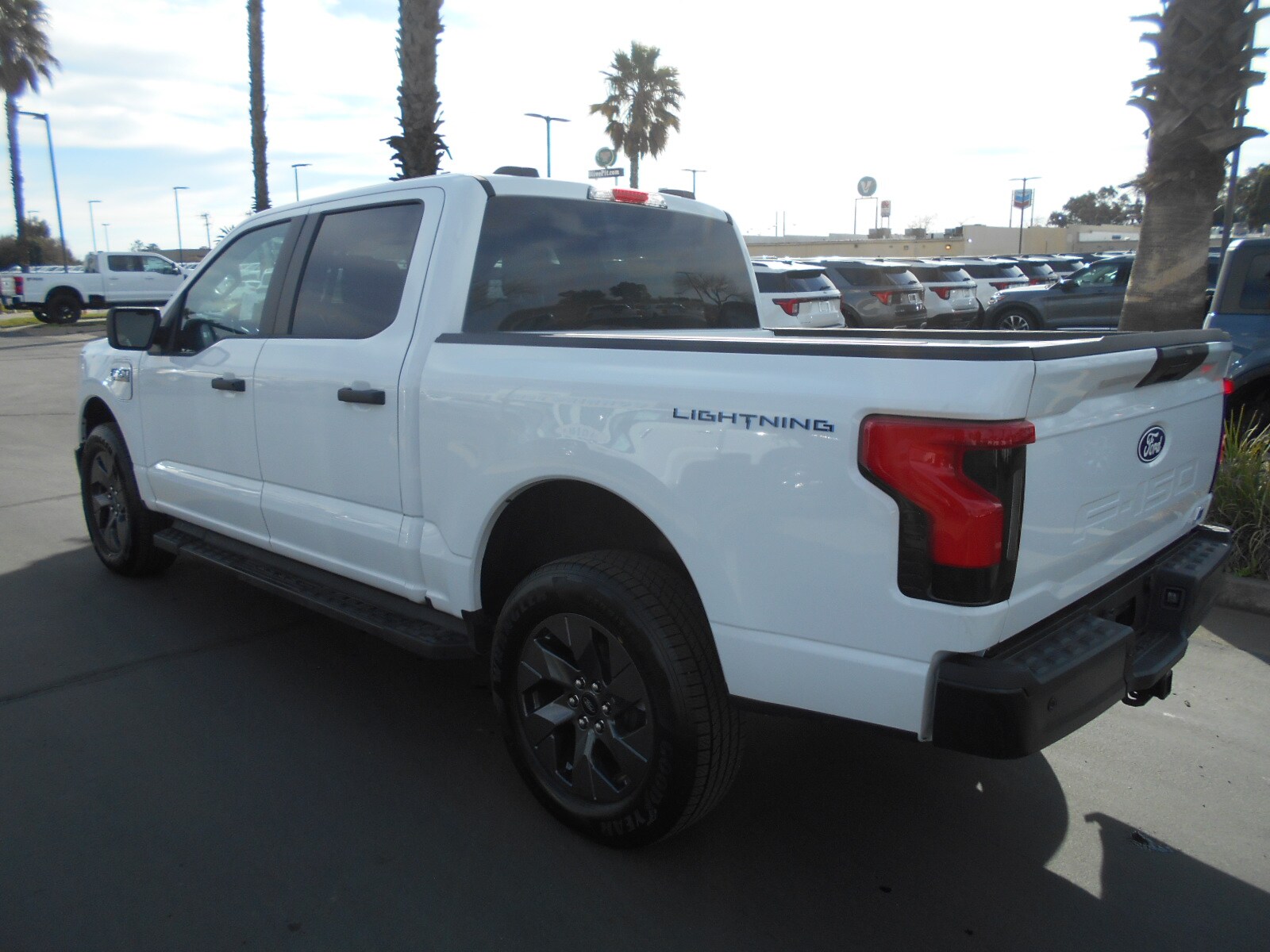 2024 Ford F-150 Lightning photo 3