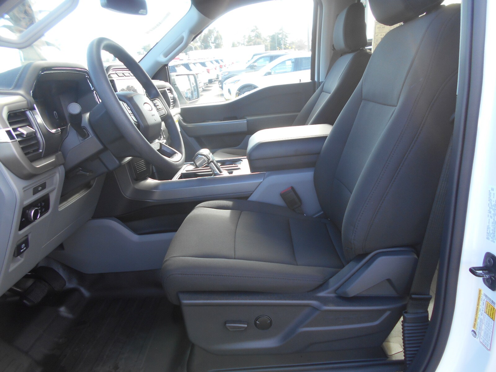 2024 Ford F-150 Lightning photo 4
