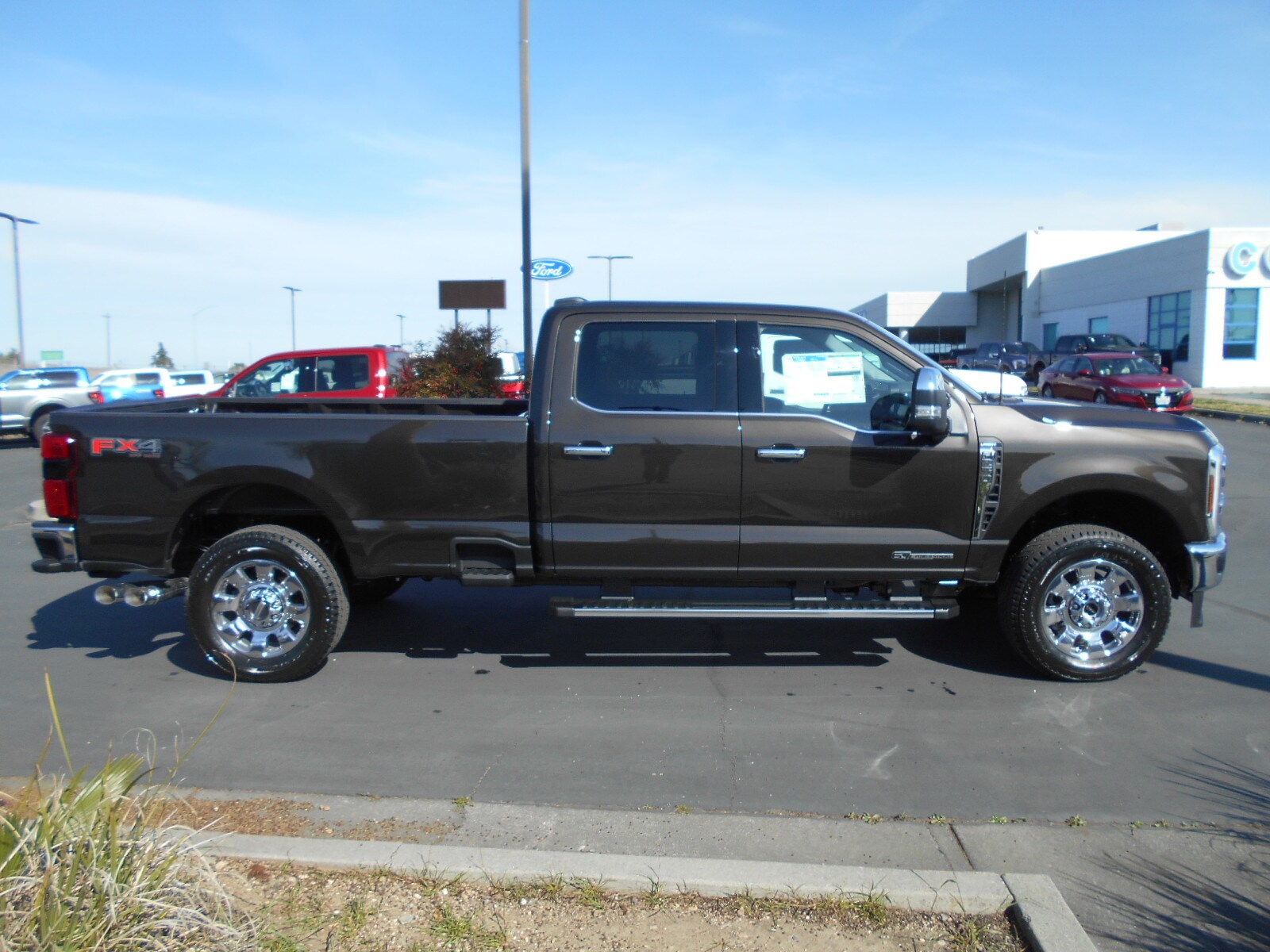 2025 Ford F-250 Lariat photo 2