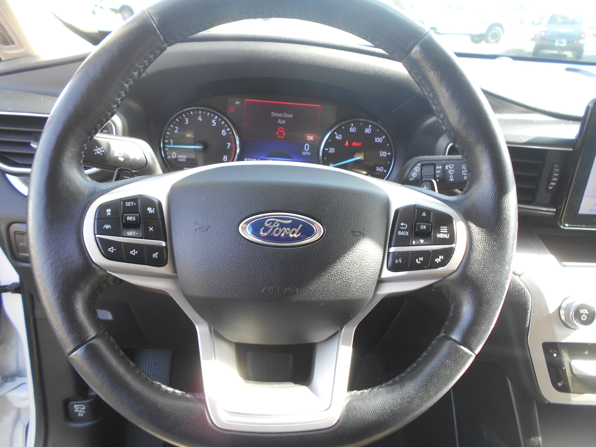 2020 Ford Explorer XLT photo 4