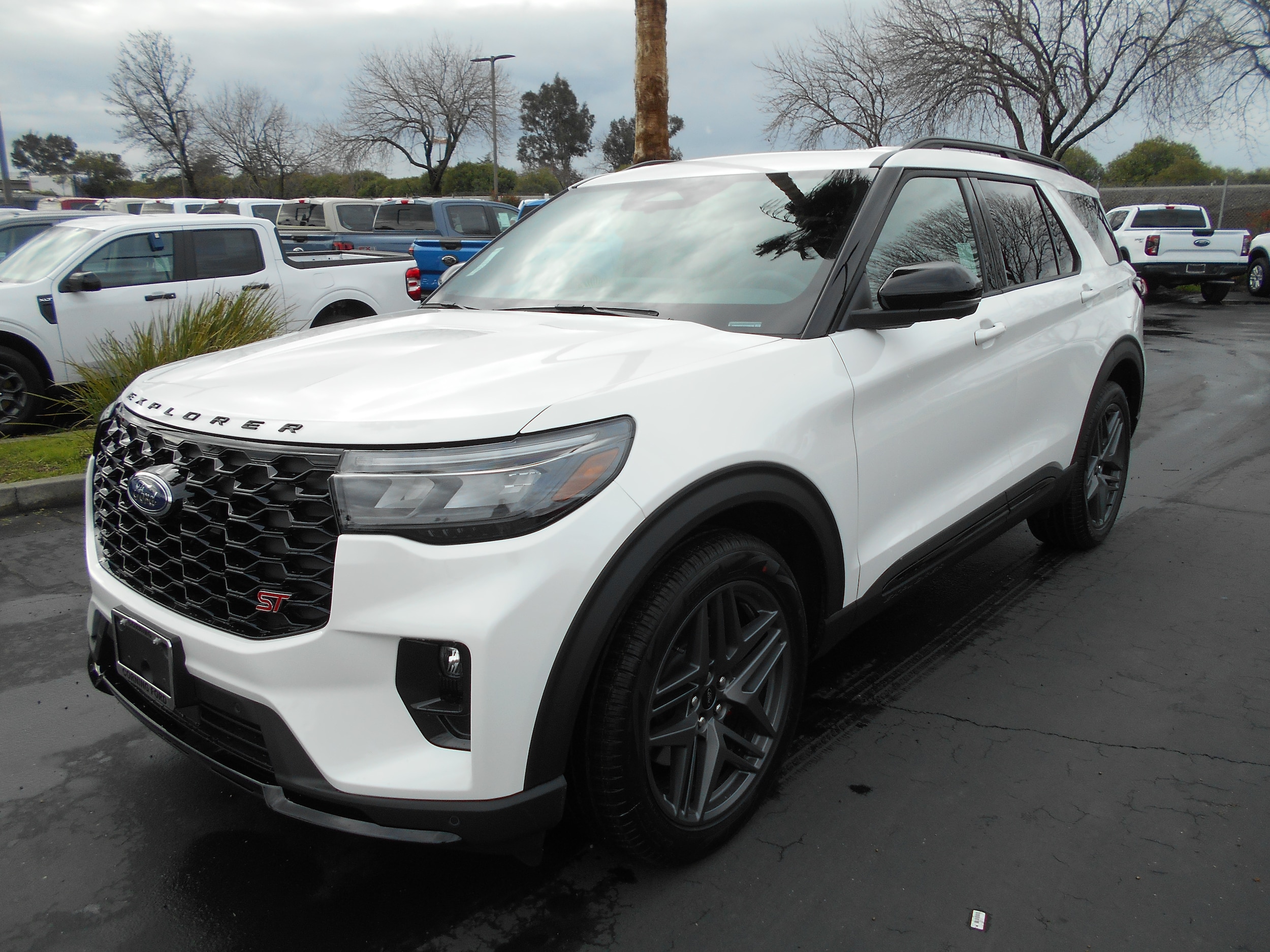 2026 Ford Explorer ST's photo