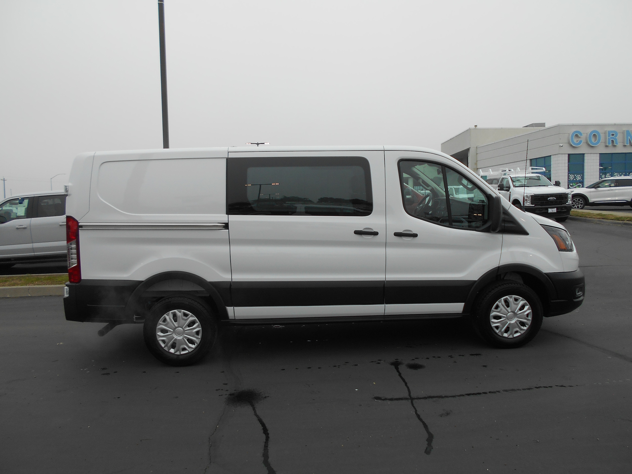 2025 Ford Transit-250 Cargo Vinyl photo 3