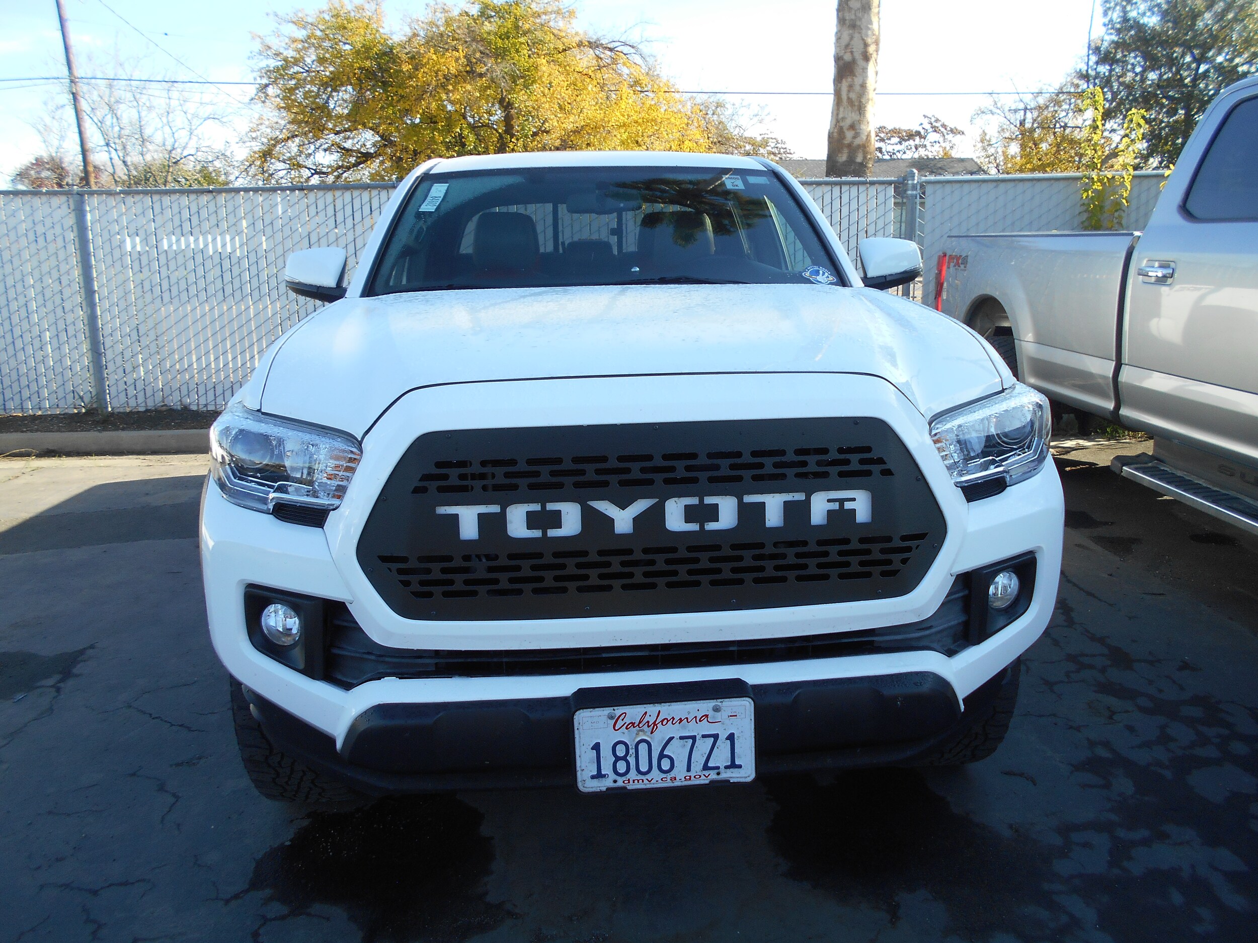 2016 Toyota Tacoma Double Cab photo 2