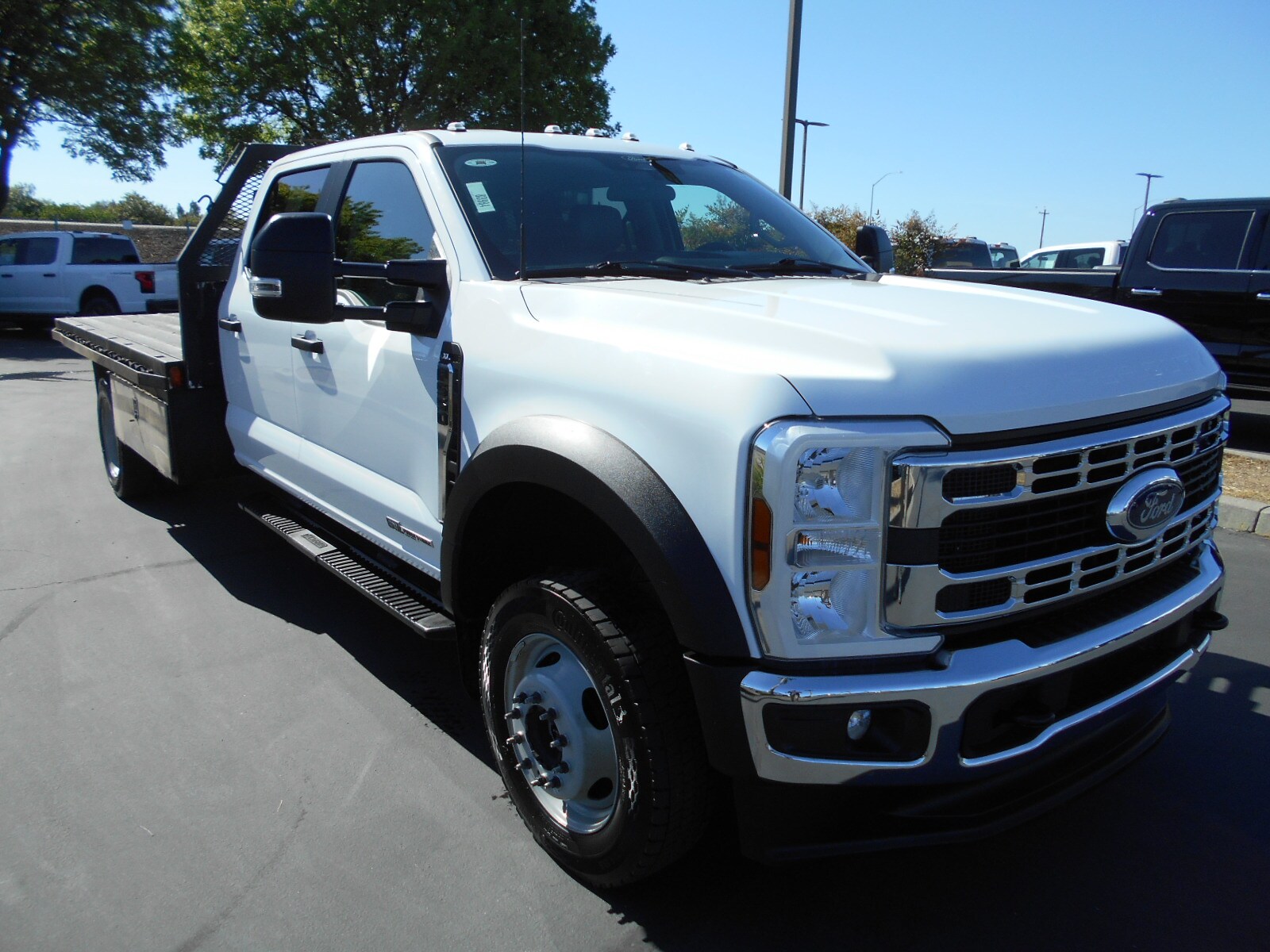 2024 Ford F-550 photo 2