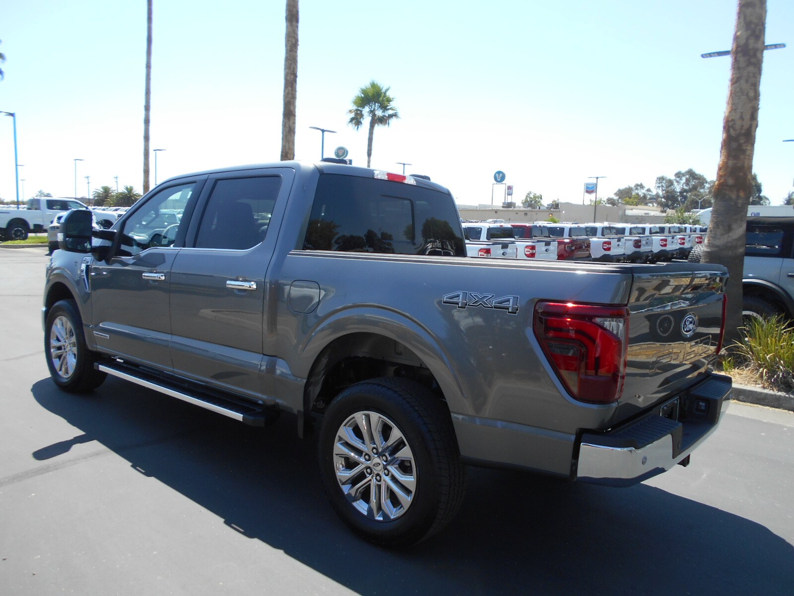 2025 Ford F-150 Lariat photo 3