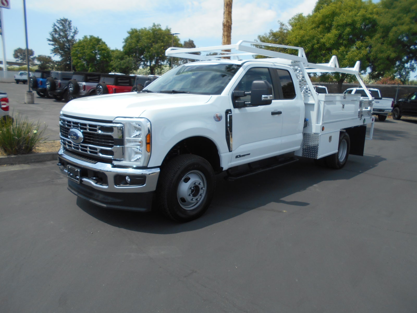 2025 Ford F-350 Chassis Super Cab 