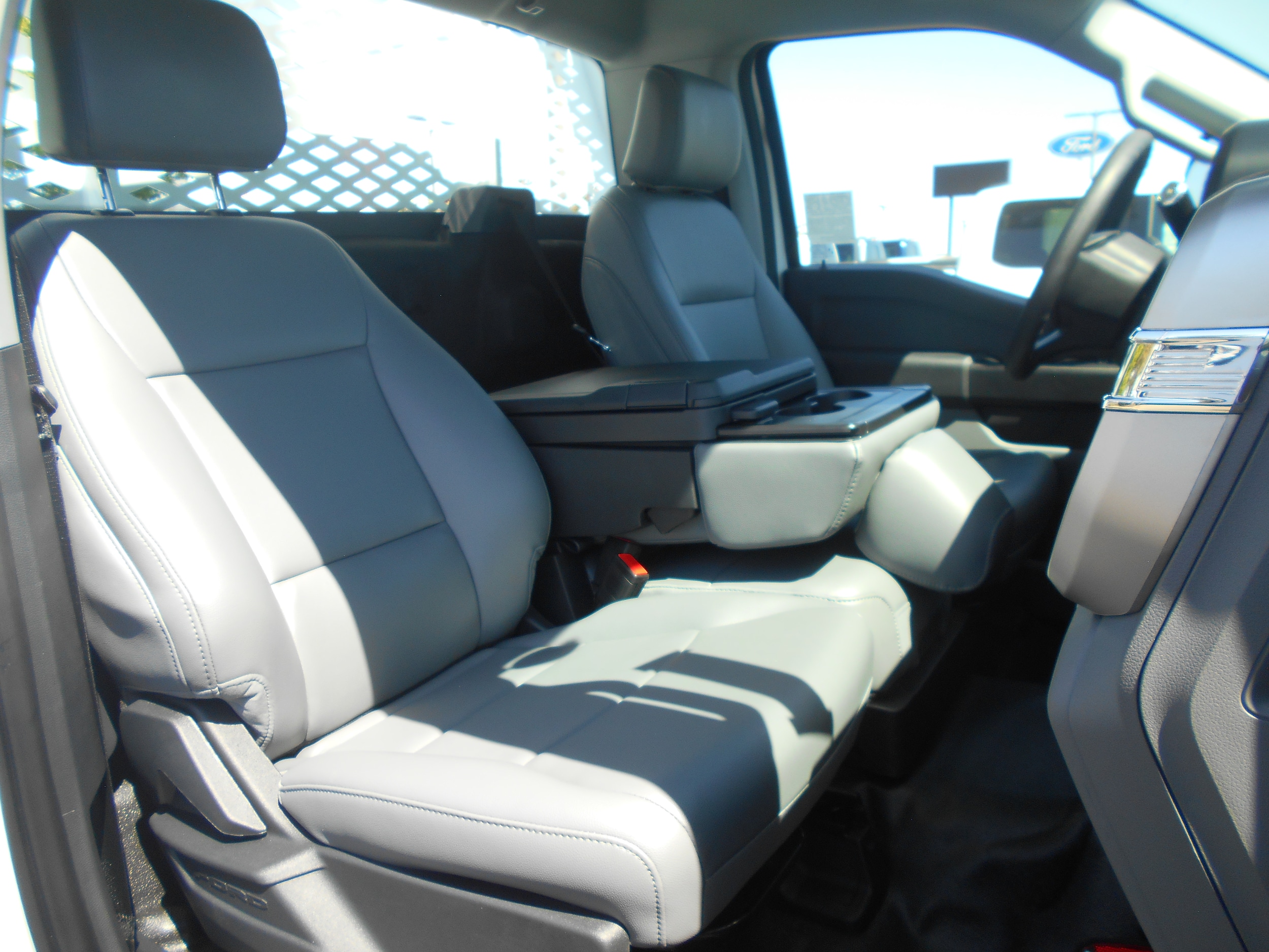 2025 Ford F-550 Super Duty Chassis Cab XL - Photo 9
