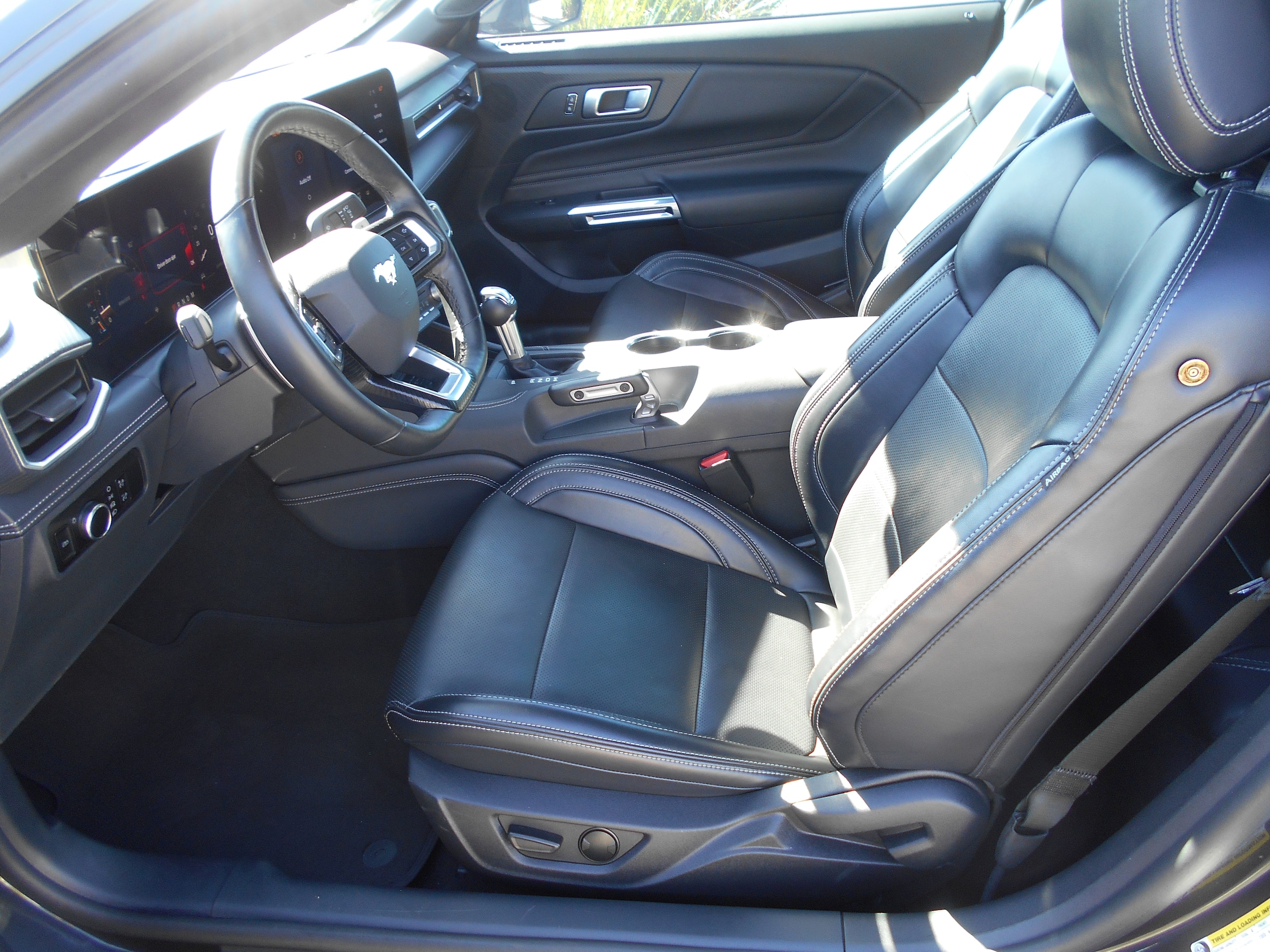 2024 Ford Mustang Leather photo 2