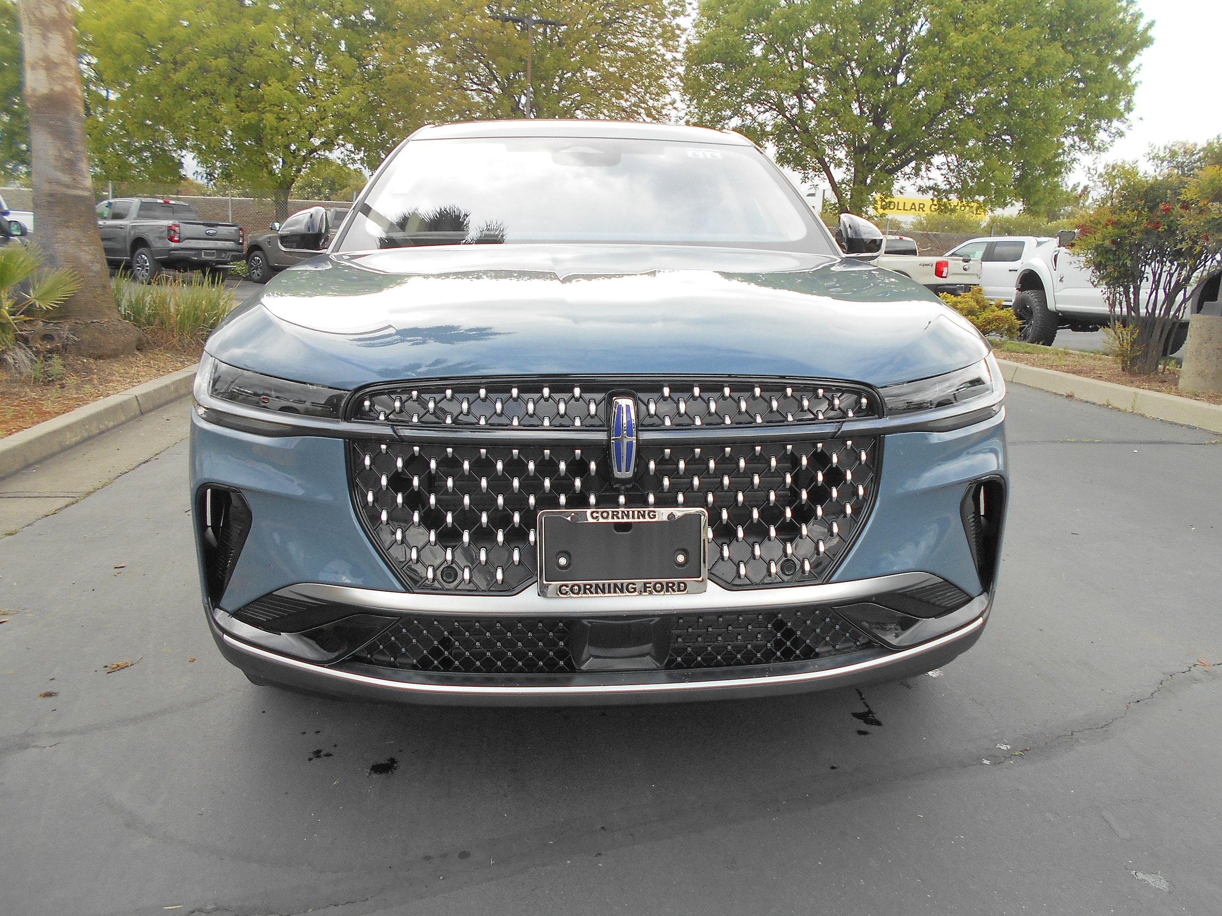 2025 Lincoln Nautilus Premiere II photo 3