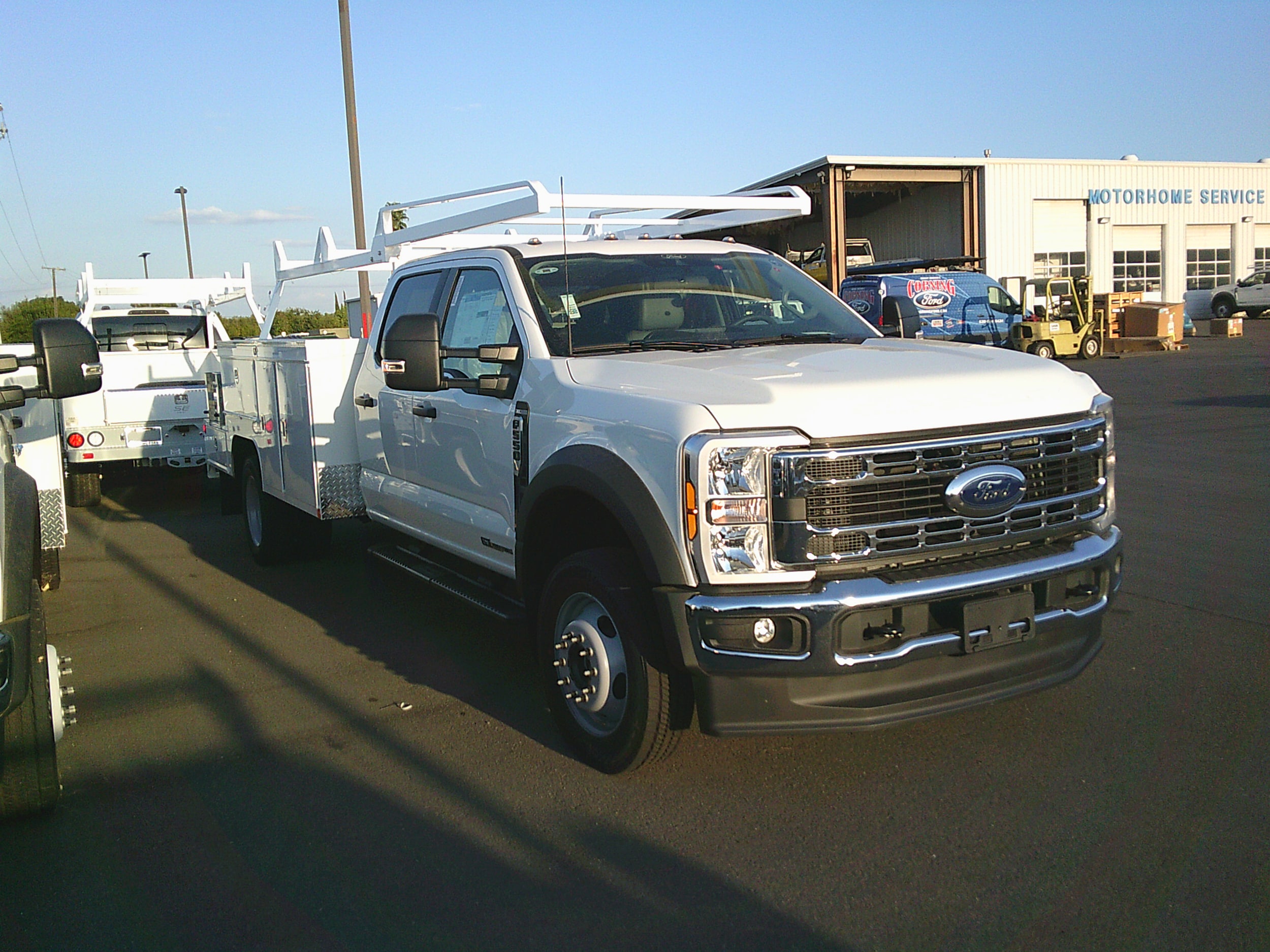 2026 Ford F-550 Super Duty Chassis Cab XL's photo