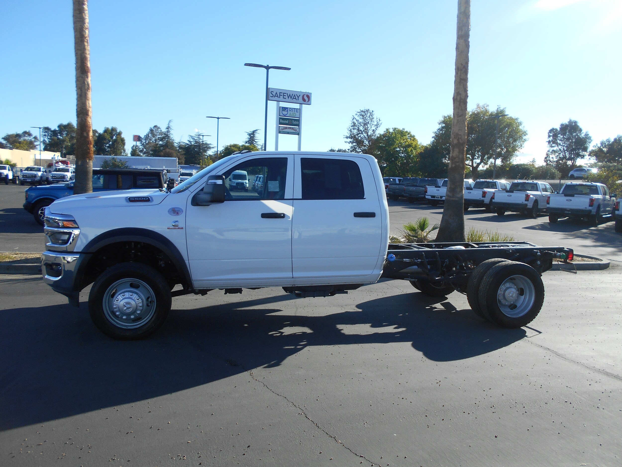 2025 Ram 5500 photo 2