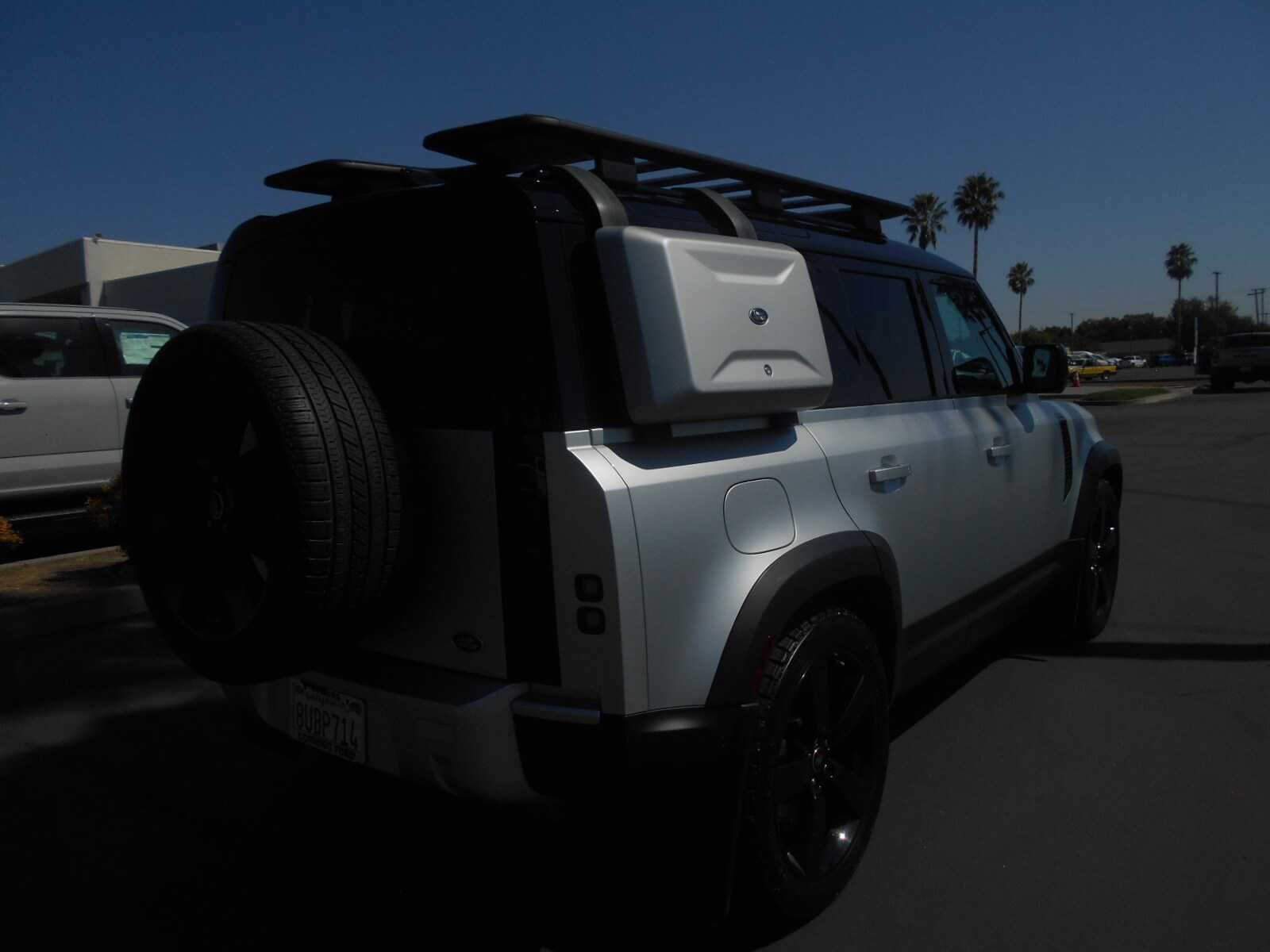 2020 Land Rover Defender 110 HSE photo 3