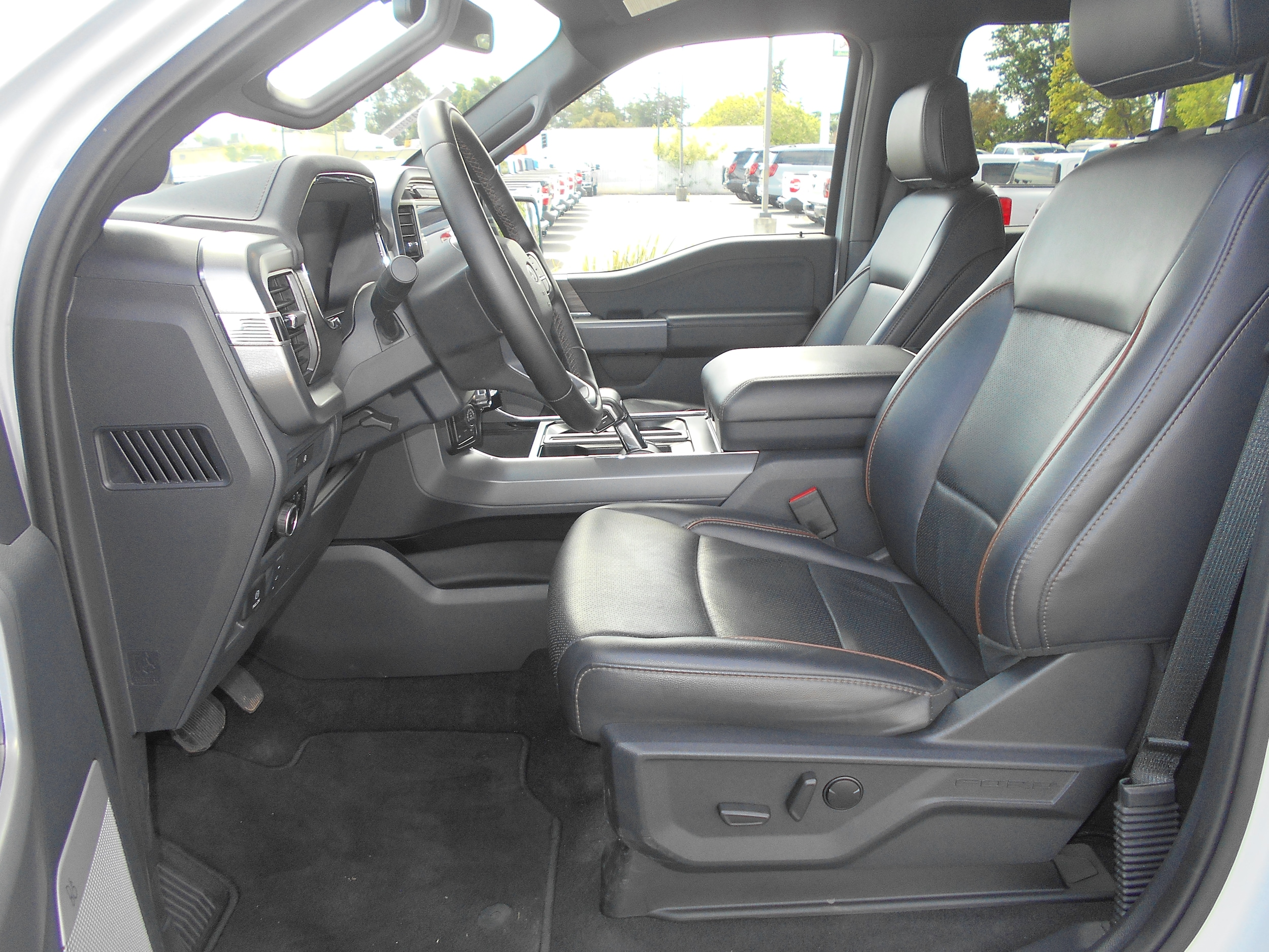 2025 Ford F-150 photo 5