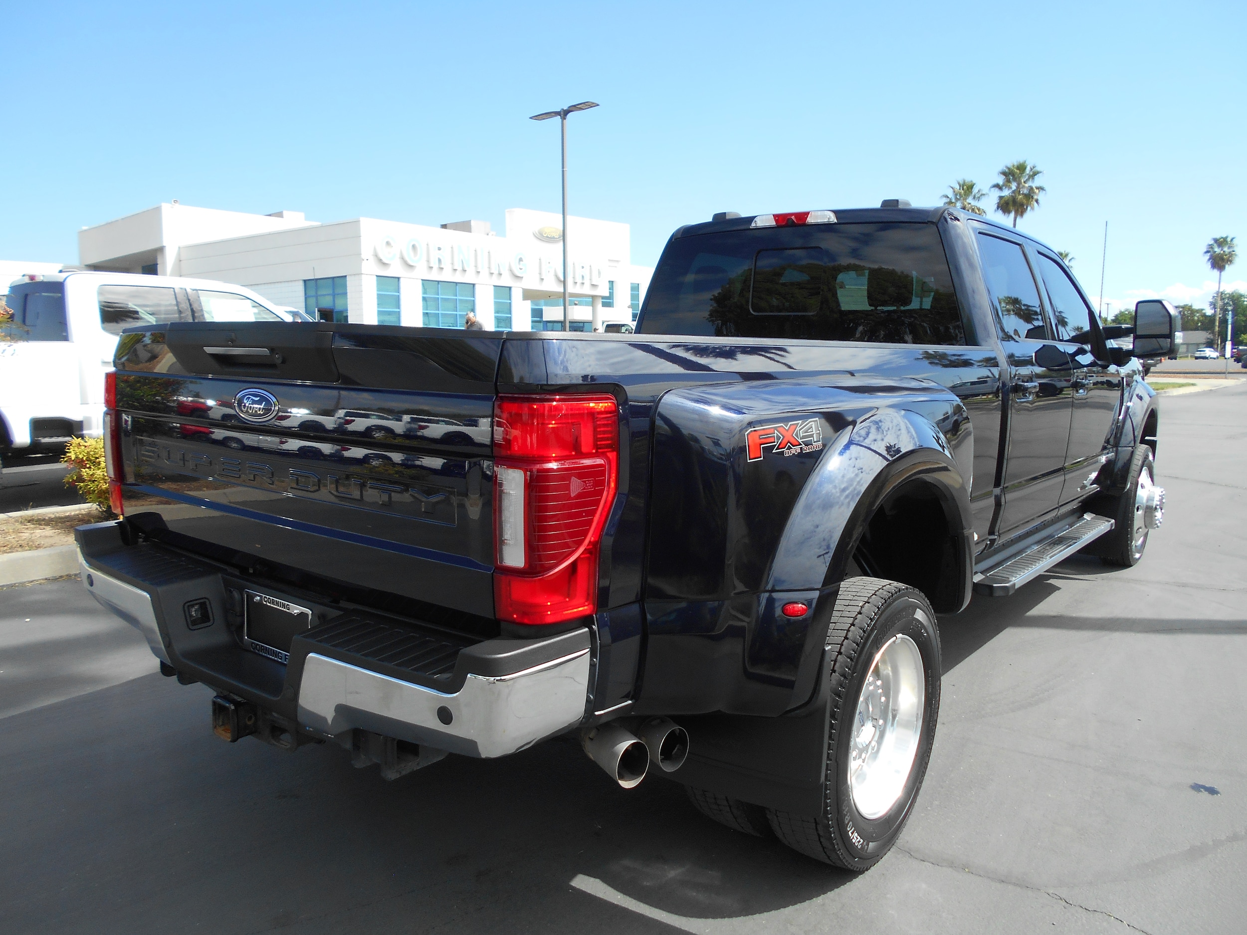 2022 Ford F-450 Leather photo 2