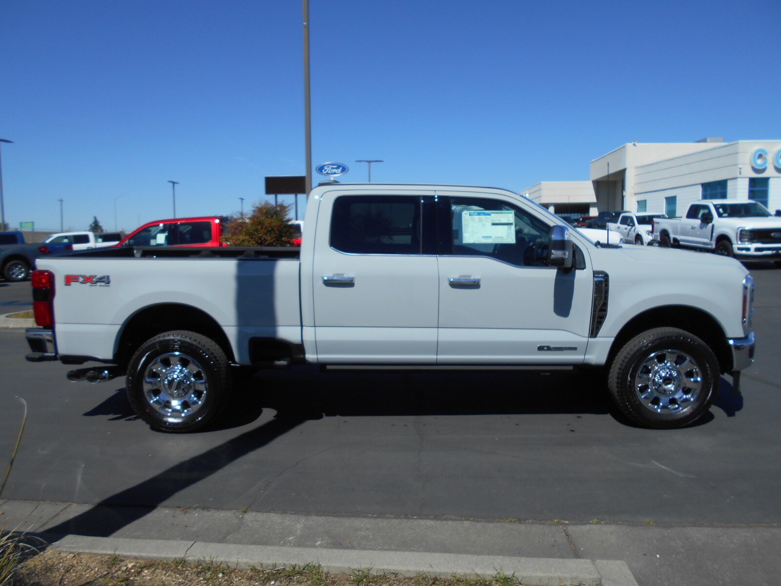 2025 Ford F-250 Lariat photo 2