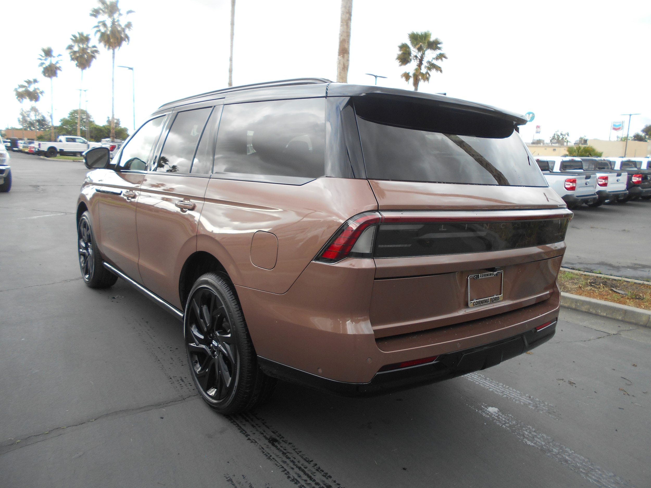 2025 Lincoln Navigator Black Label photo 2