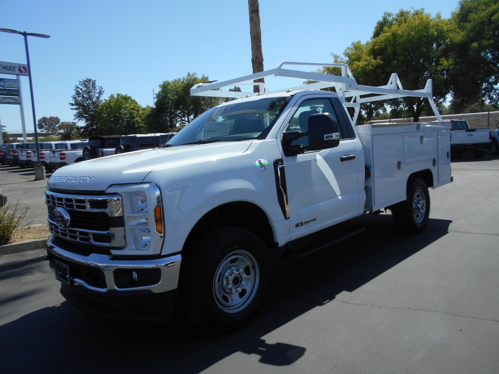 2025 Ford F-350 Chassis Regular Cab 