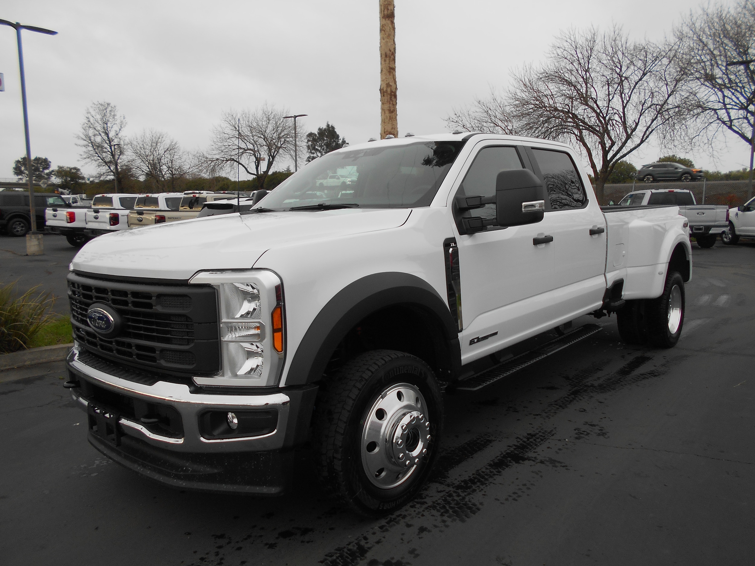 2026 Ford F-450 Super Duty XL's photo