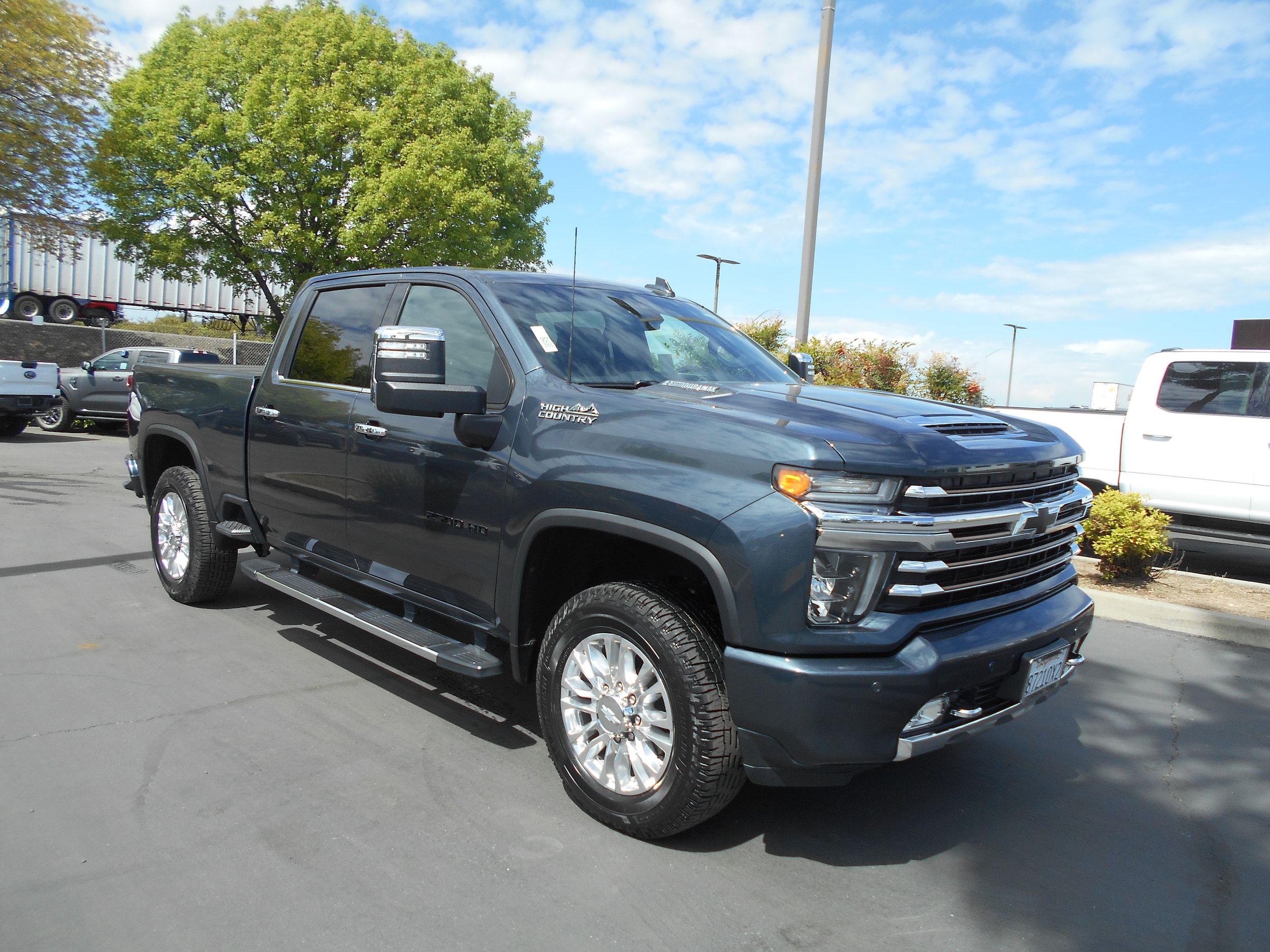 2020 Chevrolet Silverado 2500HD Leather photo 2